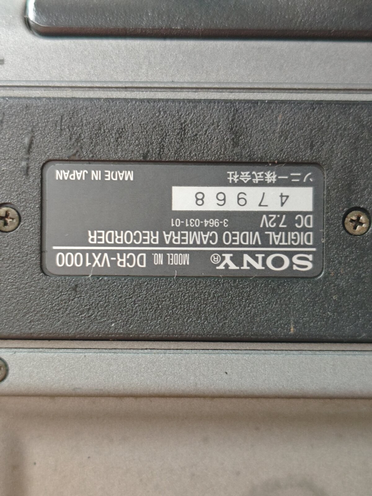 47968 Sony DCR-VX1000 MiniDV Camcorder NTSC Tested w/ Charger