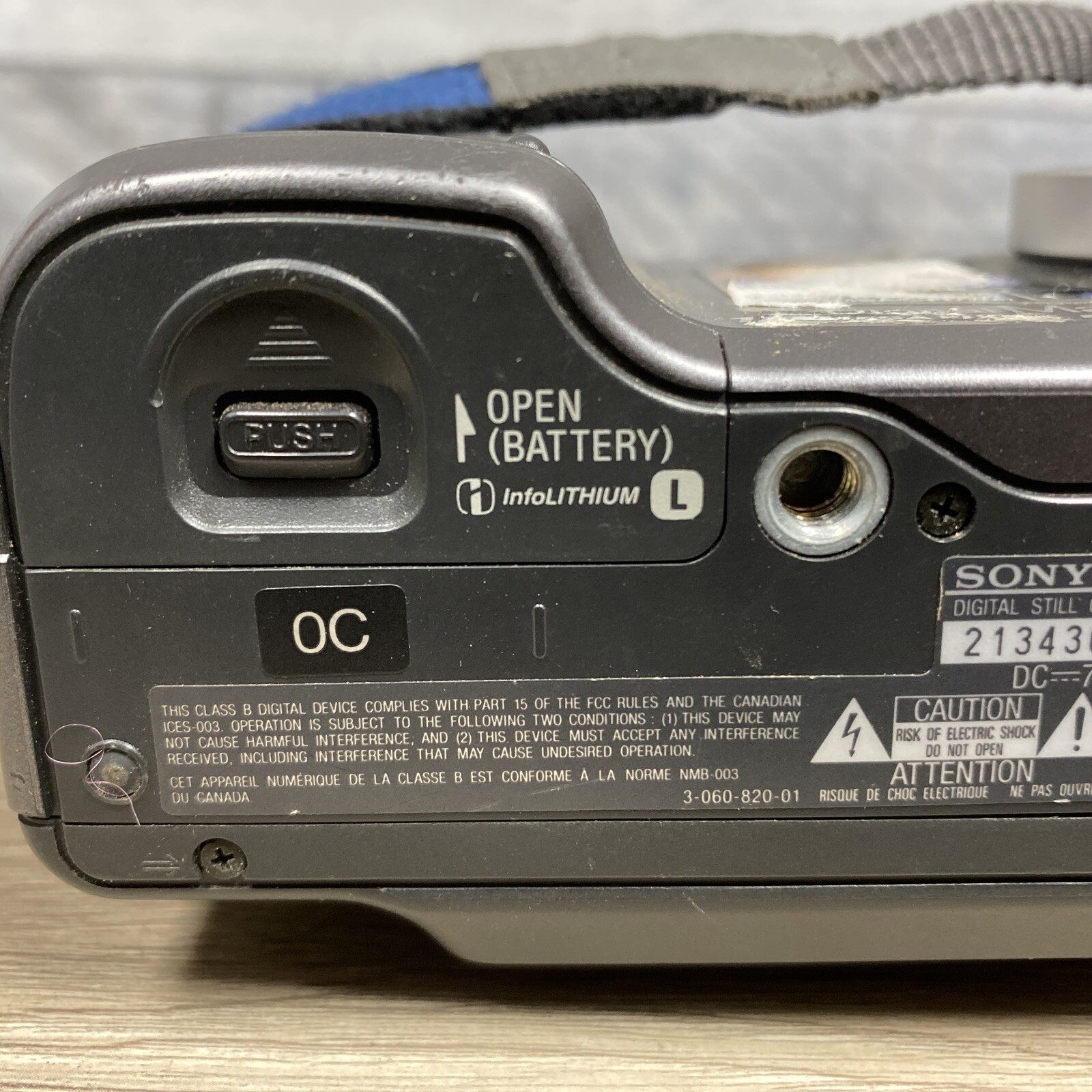 Sony Digital Mavica Dig Still Camera MVC-FD85 1.3 MP D5