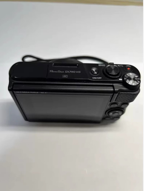 Canon SX740 40x zoom 4K video WiFi flip screen compact camera