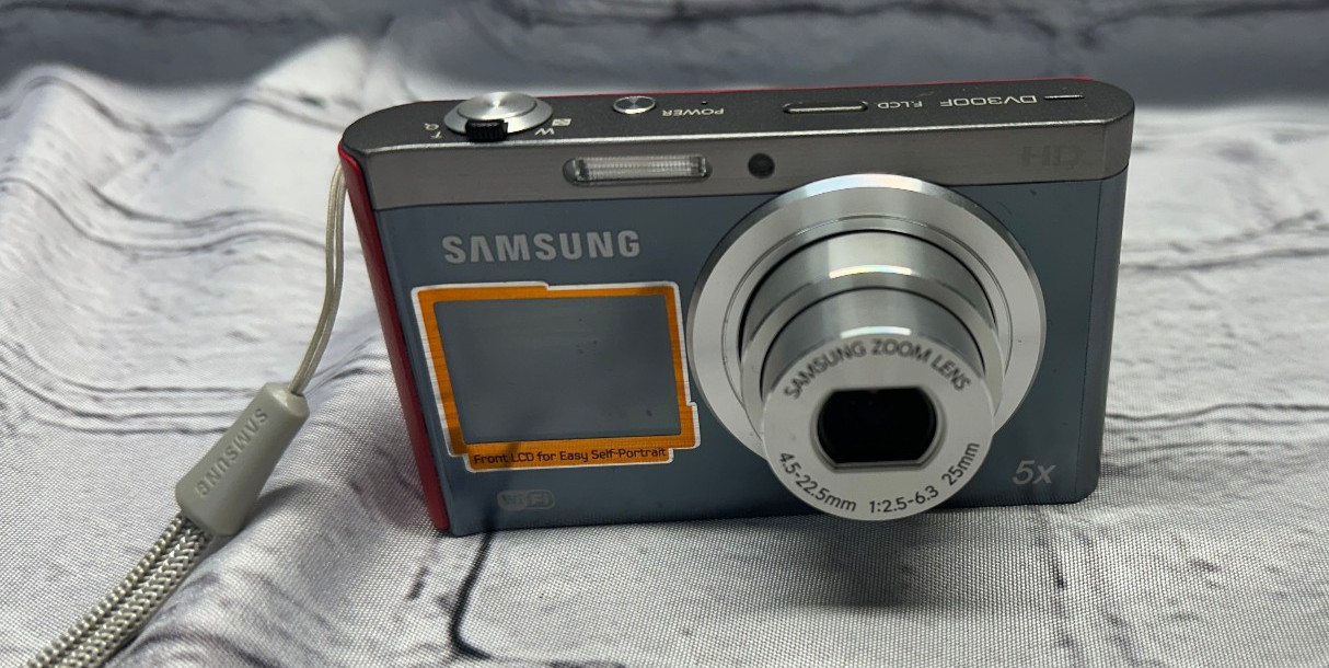 Samsung Smart DV300F 16.0MP Digital Camera Red Battery