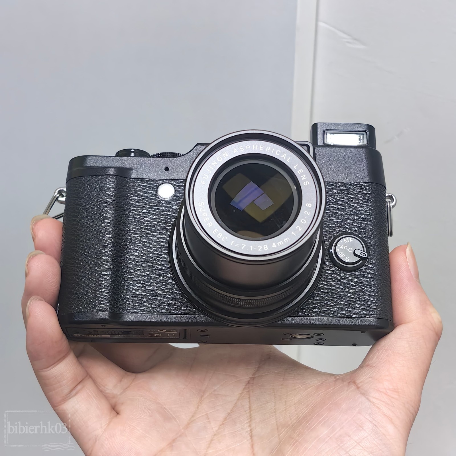 Fujifilm X10 12MP 4x Optical Zoom WiFi Compact Digital Camera with Flash 95% New