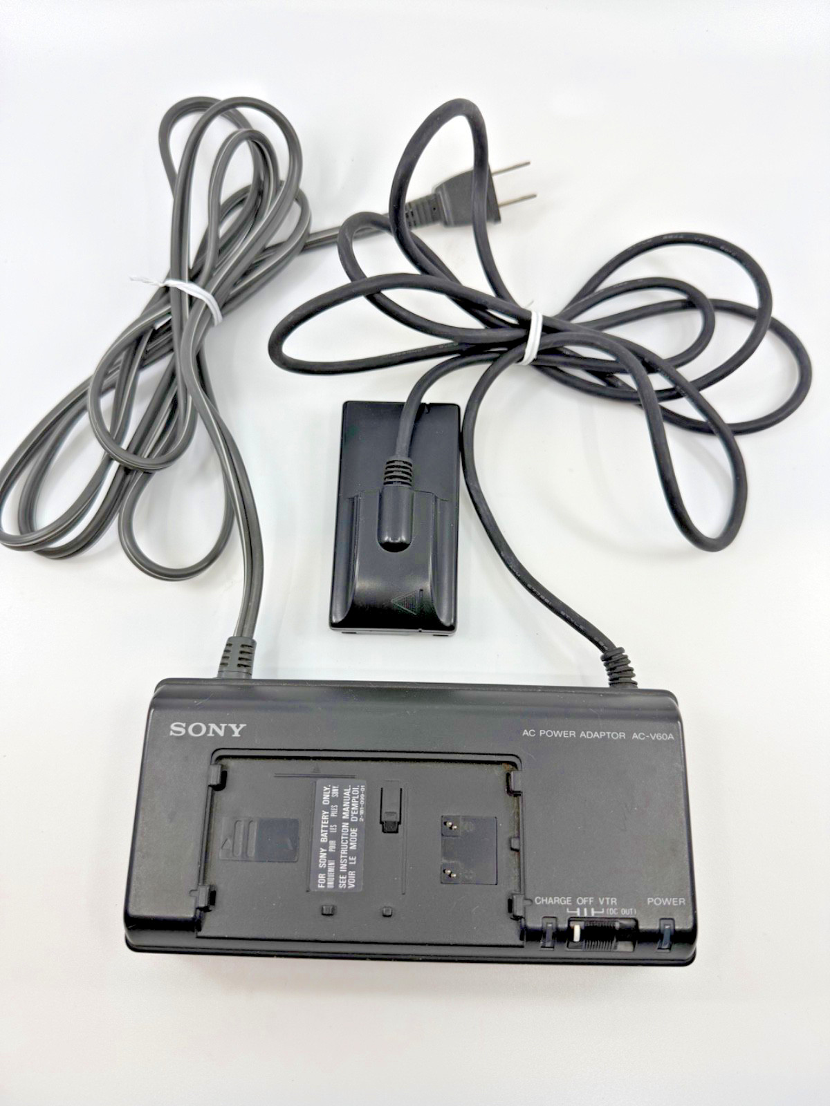 Sony AC-V60 AC Adapter & Battery Charger