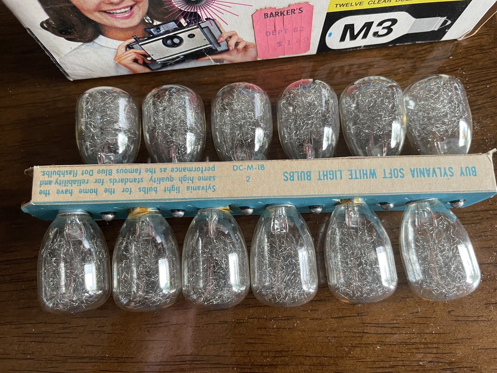 Sylvania Blue Dot Press M3 Clear Flashbulbs (1) pack of 12 bulbs Vintage Rare