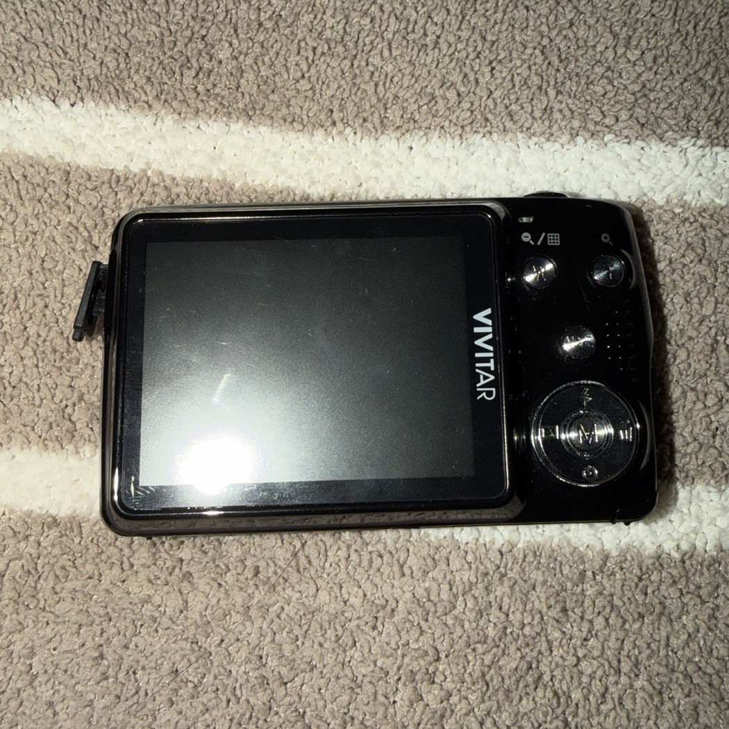 Vivitar VES 529 Compact Digital Camera Black 8x Optical Zoom Built-in Flash USB