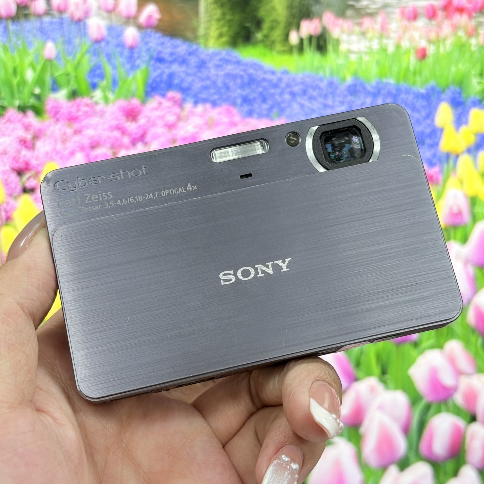 Sony Cybershot DSC-T700 10MP Digital Camera 4x Optical Zoom w/SD Card,Charger