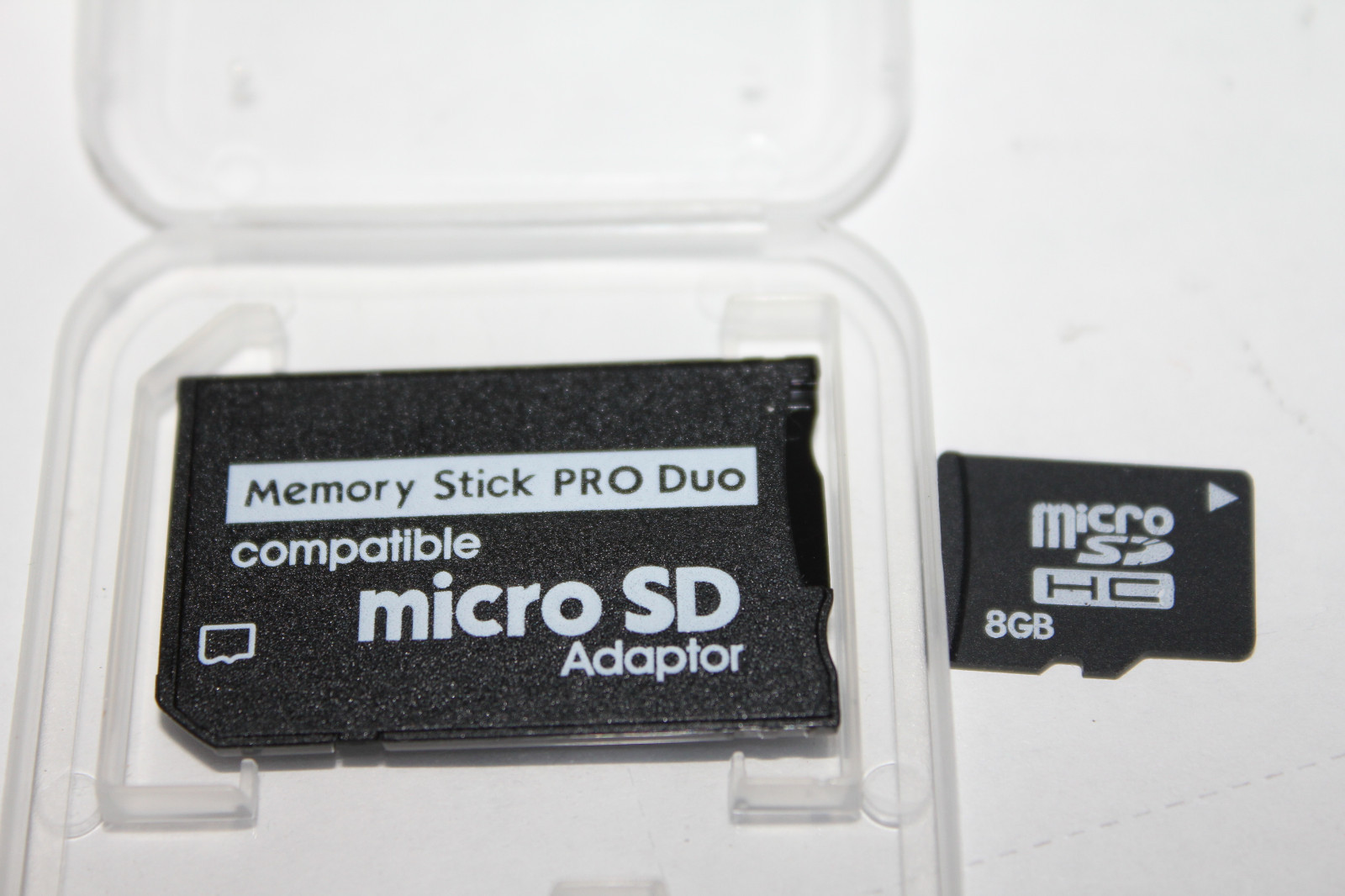 8GB Generic MICRO SDHC +sony pro duo ADAPTER+miCRO sd ADAPTER + cases