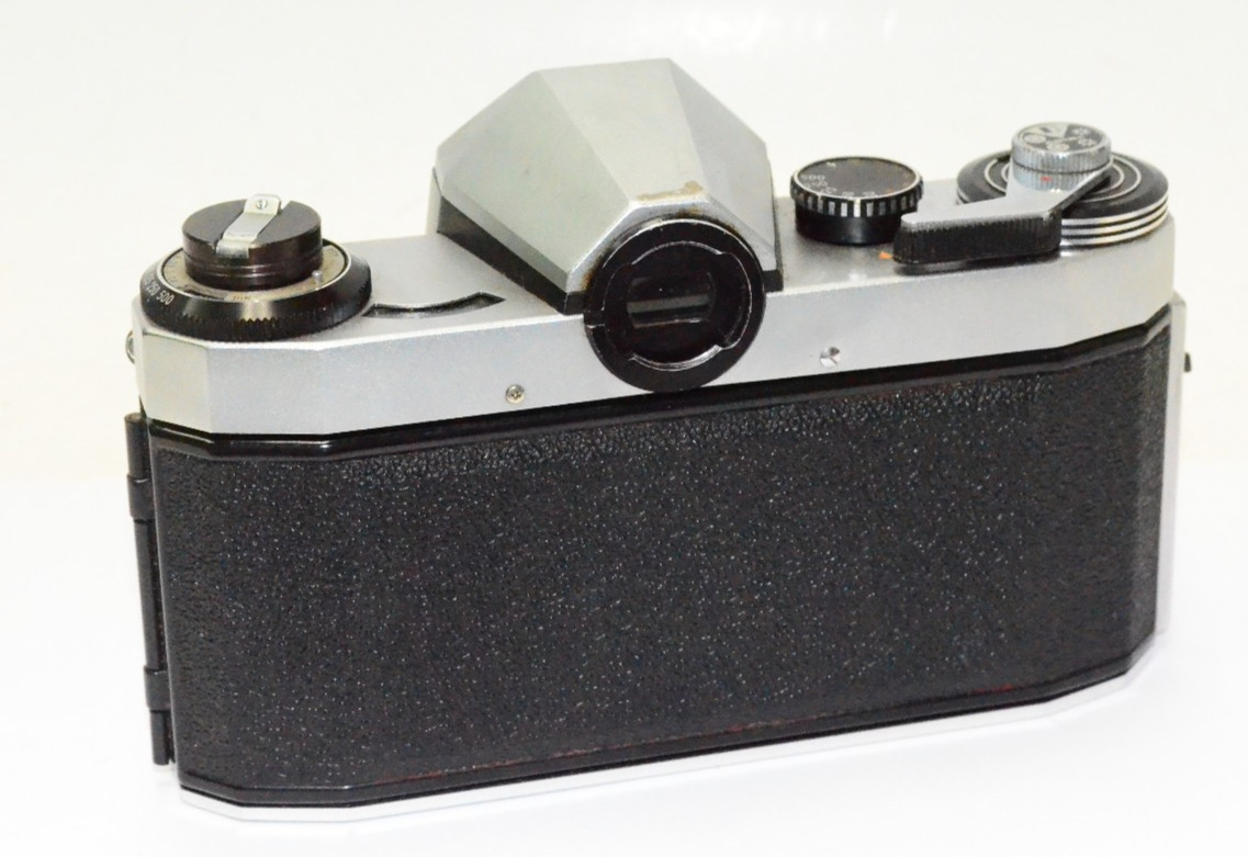 Hanimex Praktica nova IB M42 35mm SLR Film Camera Body