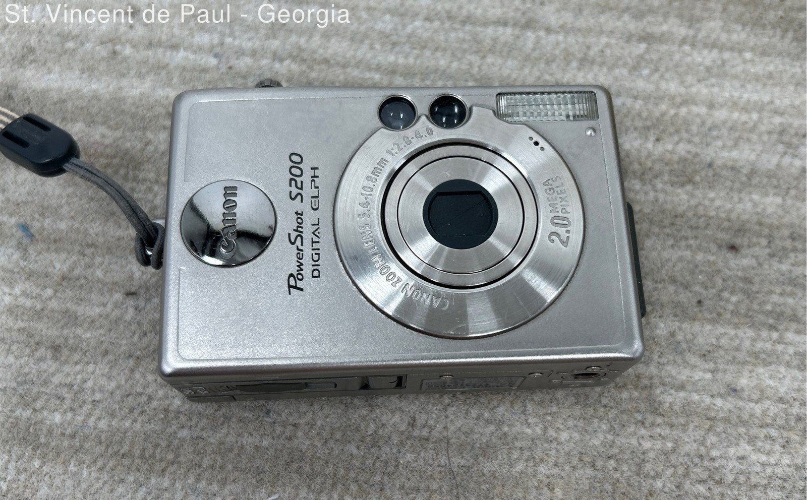 Canon PowerShot Digital ELPH S200 2.0MP Digital Camera W SD Batteries & Chargers