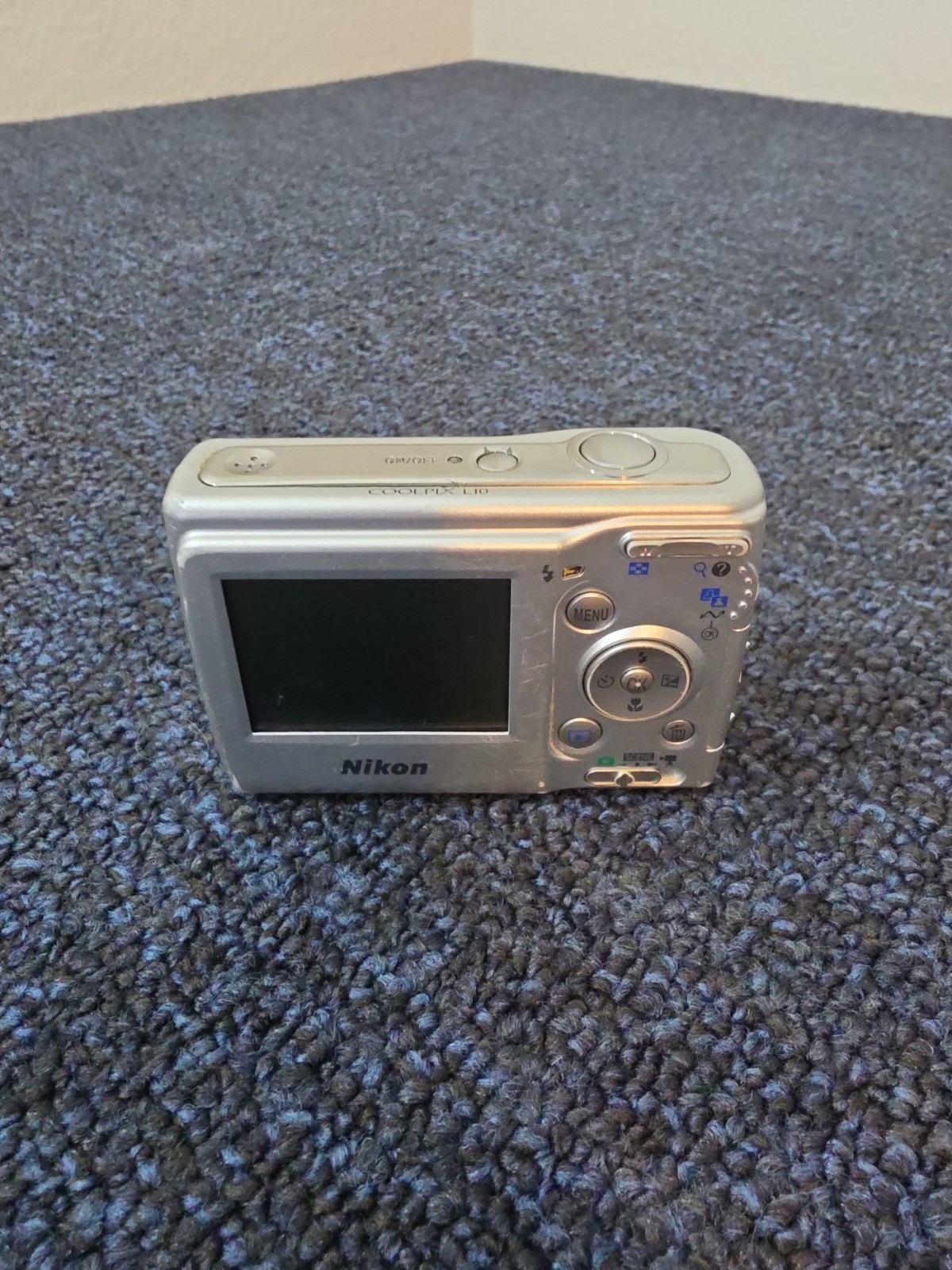 TESTED WORKS Nikon COOLPIX L10 5.0MP Digital Camera Silver