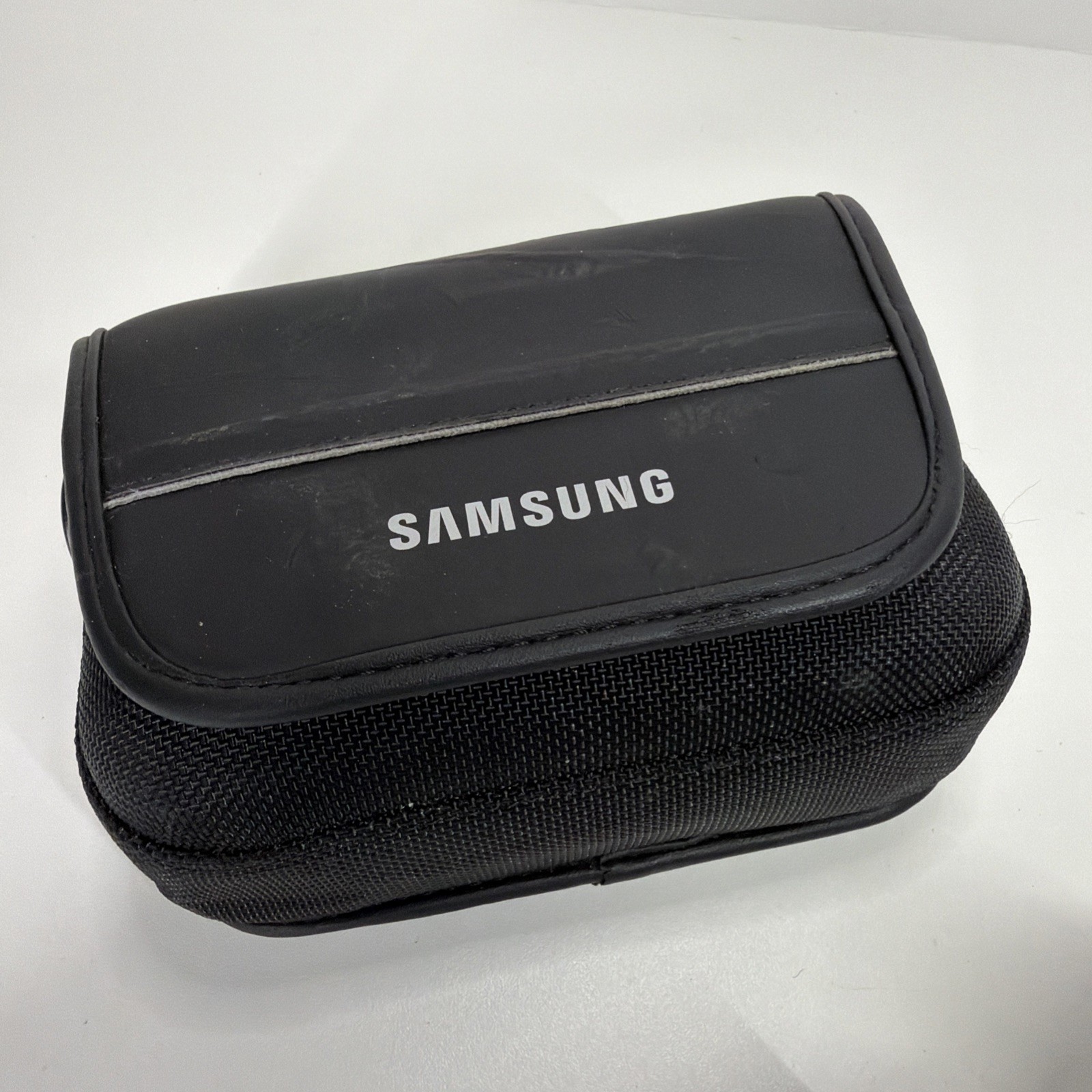 Samsung HMX-H200BP Handheld High Definition Camcorder Black NEEDS CHARGER VGC