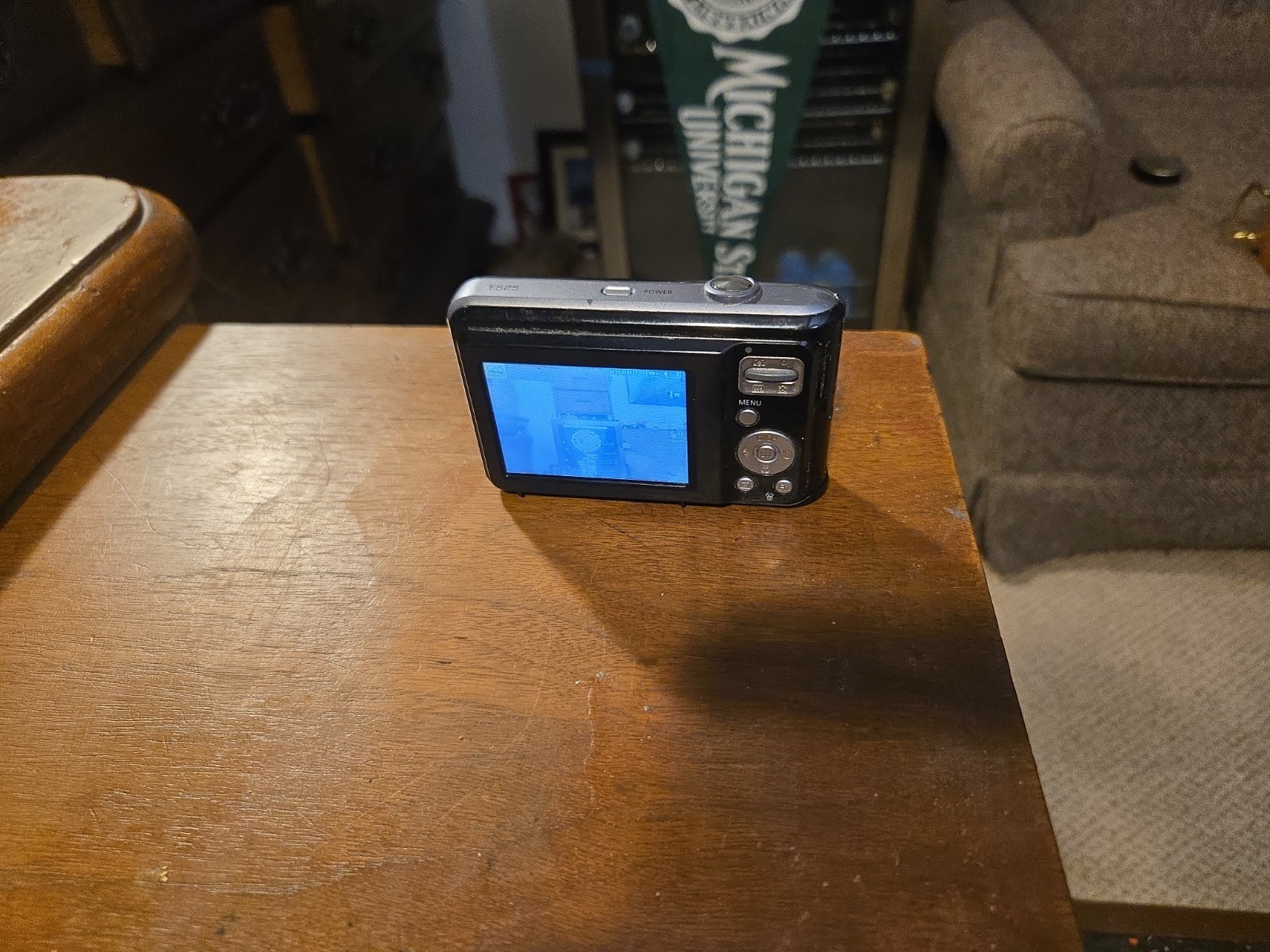 Samsung ES25 12.2MP Digital Camera – works vg