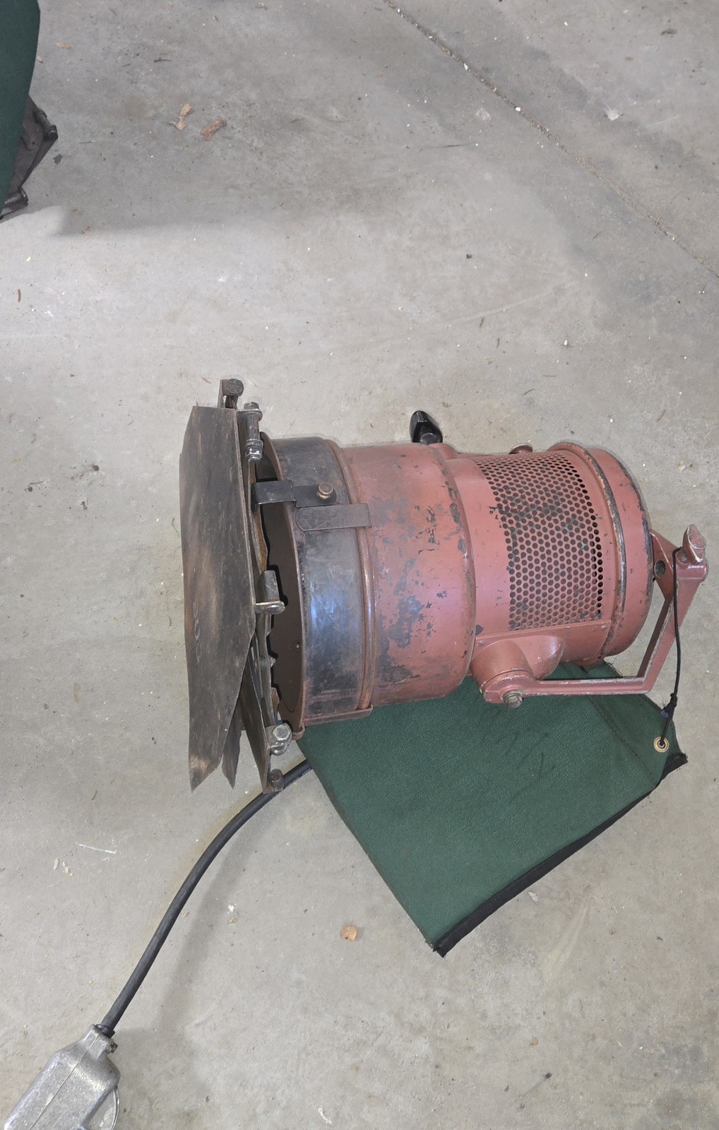 mole richardson 4091 mini mole Light. 30 Days Warranty