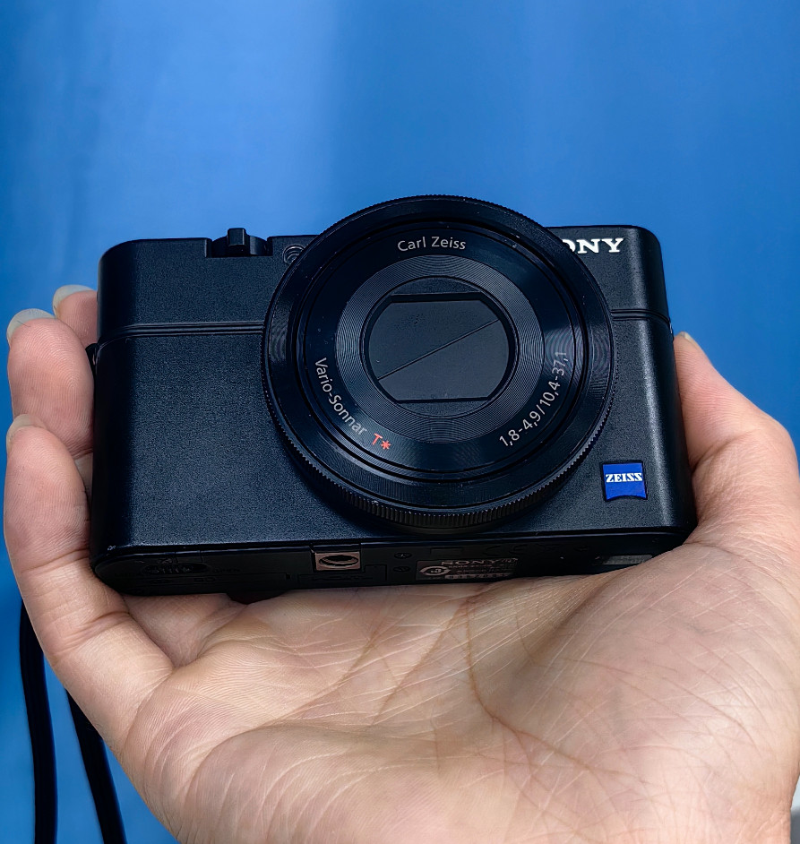 95% New-Sony Cyber-Shot RX100 DSC-RX100 Mark I 20.2 MP 3.6x Zoom Digital Camera