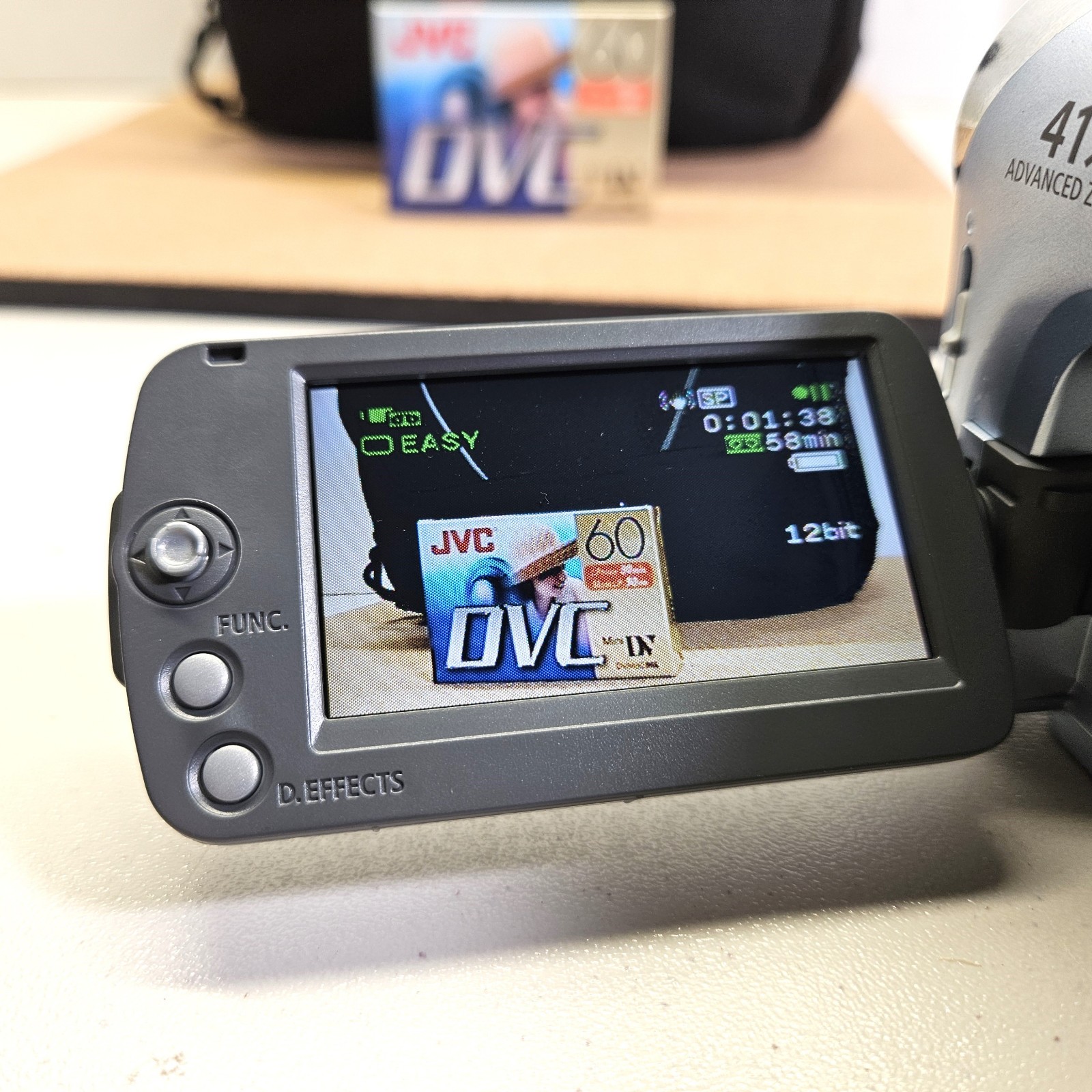 Canon ZR900 ZR900A MiniDv Stereo Camcorder VCR Player Video Transfer Bundle