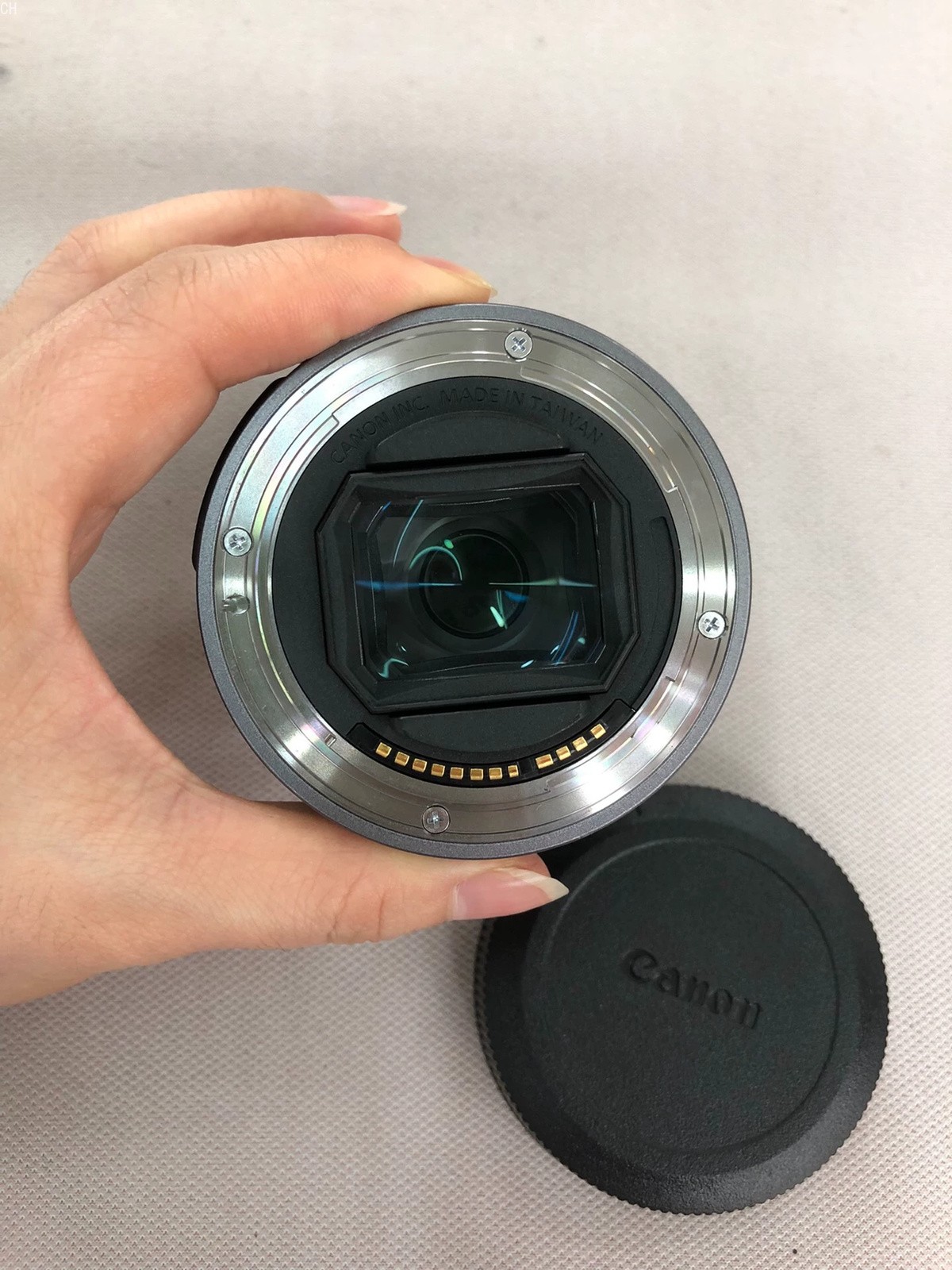 Canon RF 28mm f/2.8 STM Lens 95% New