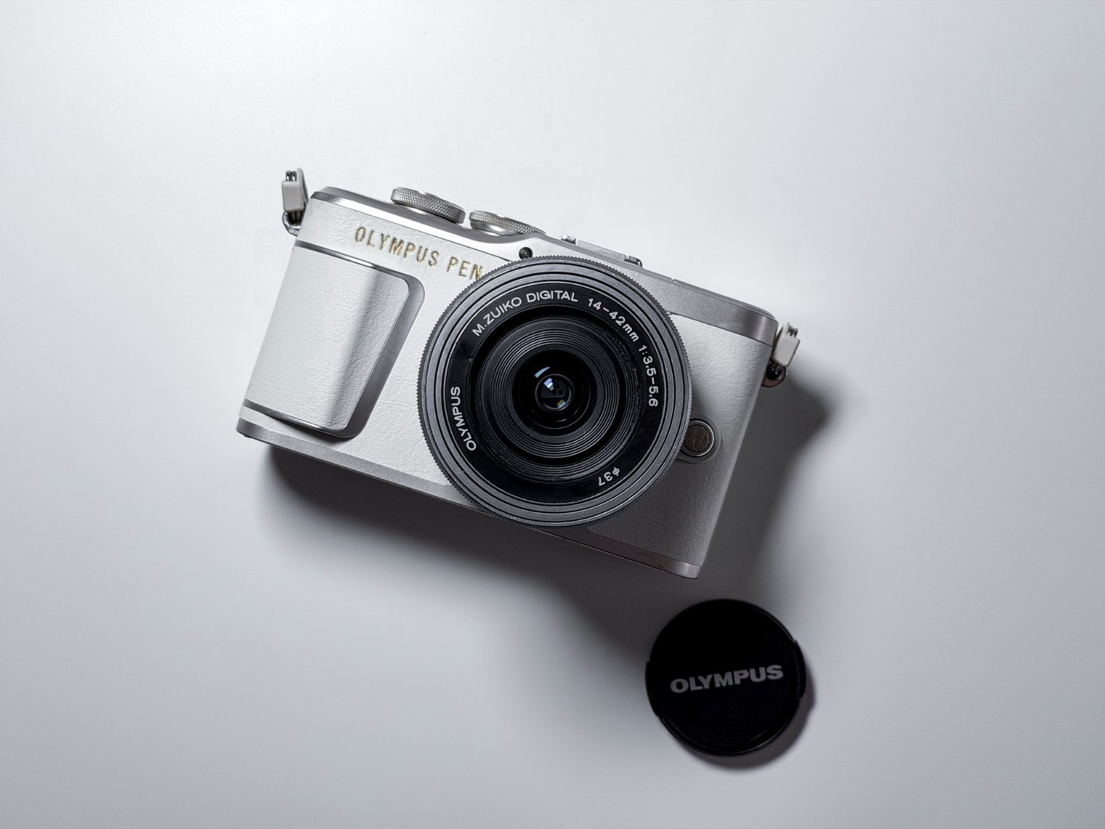 Olympus Pen E-PL9 + 14-42mm Mirrorless MFT – 1 Year Warranty, Excellent EPL 9
