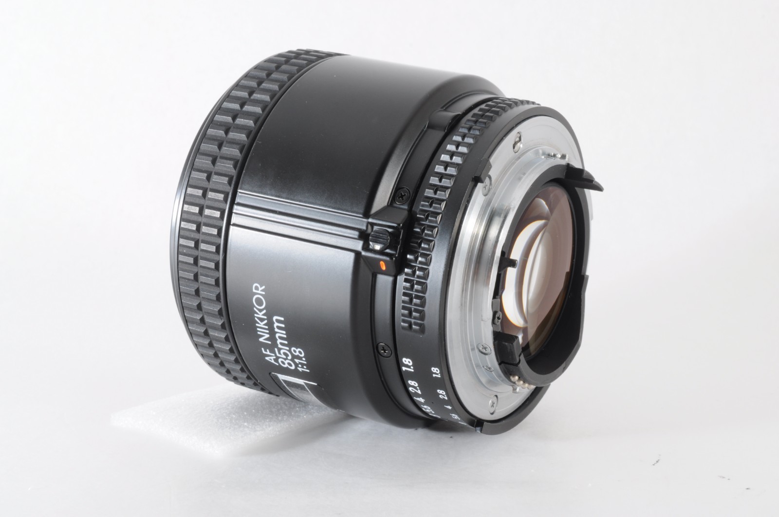 Nikon AI AF Nikkor 85mm F/1.8 Lens [Near MINT] with Front Rear Cap Hood.