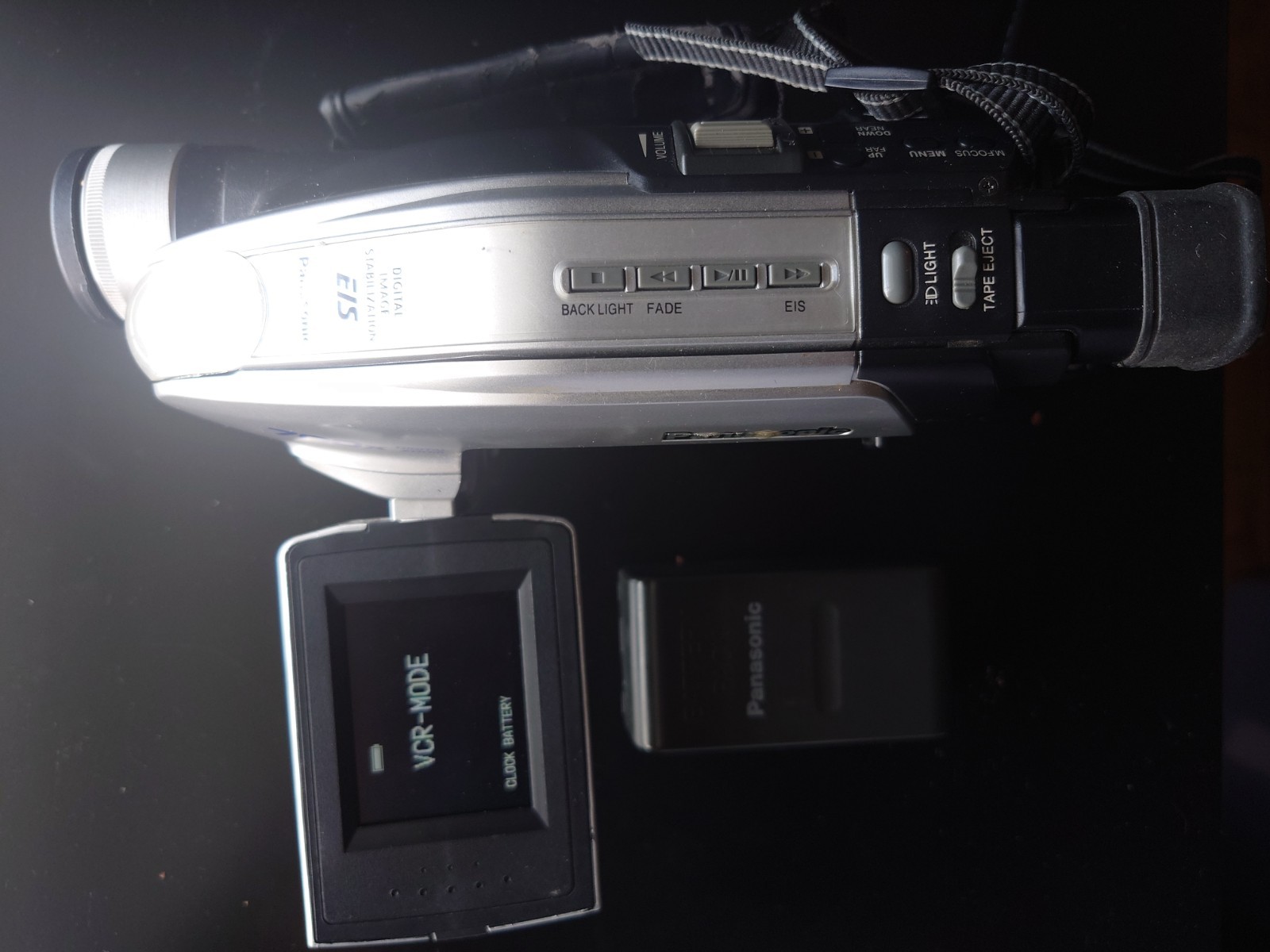 Panasonic Palmcorder PV-L354D 700x Digital Zoom VHS-C Video Camera Camcorder