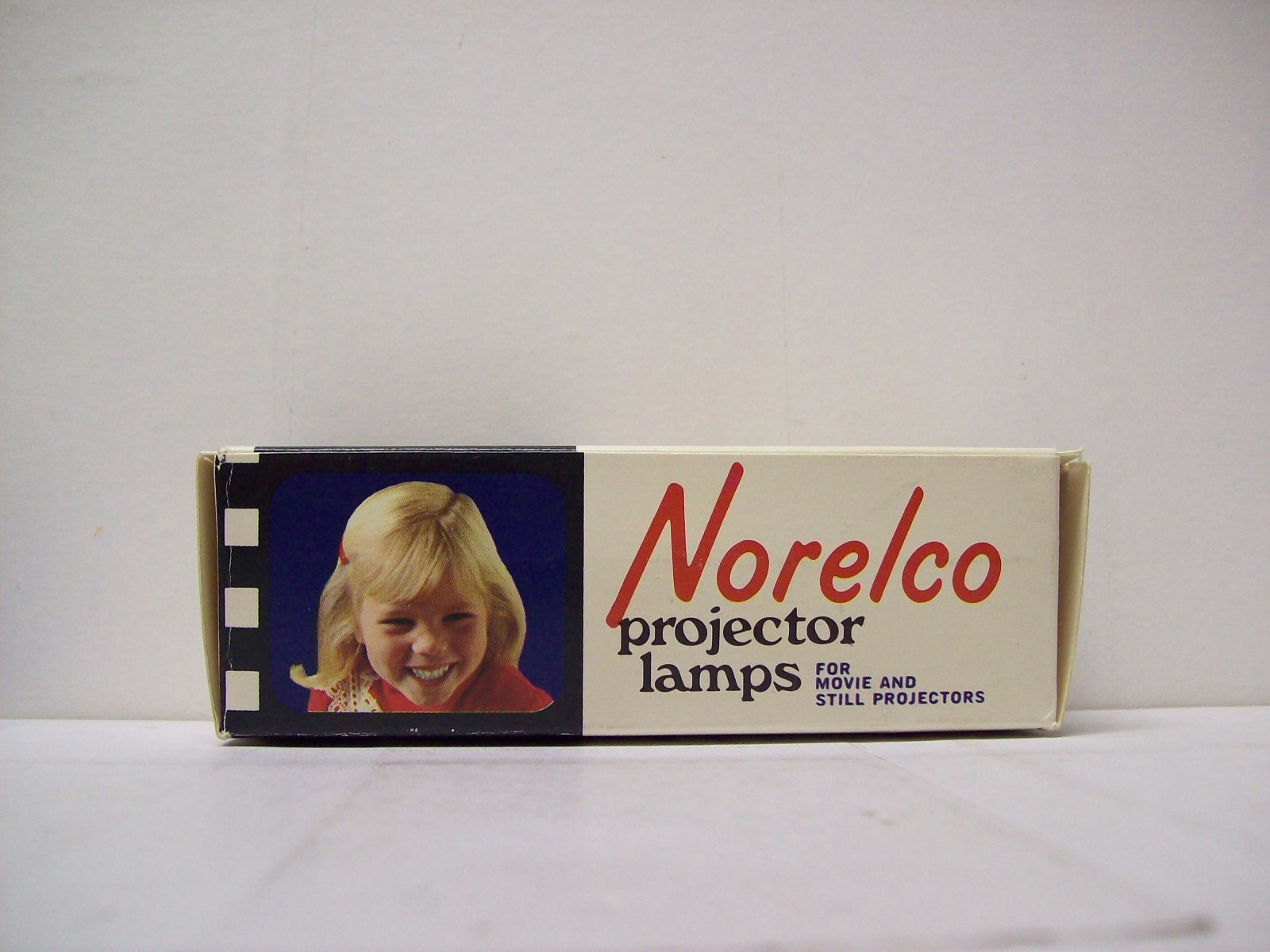 DAK ( DAY) Projector Projection Lamp Bulb 500W 120V Norelco AVG. 25-HR