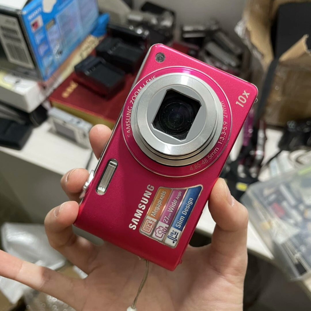 Samsung PL210 Digital Camera 14.2MP 10x Optical Zoom English Language Auto Focus