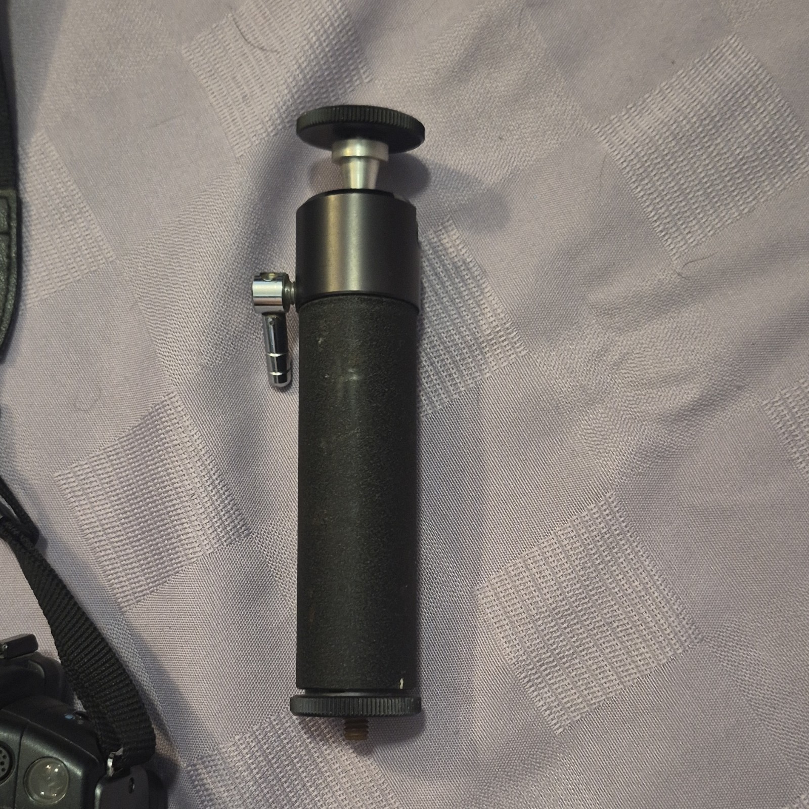 Canon PowerShot S5 IS 8MP Point & Shoot Black 12x Zoom IS Flash 2.5in USB