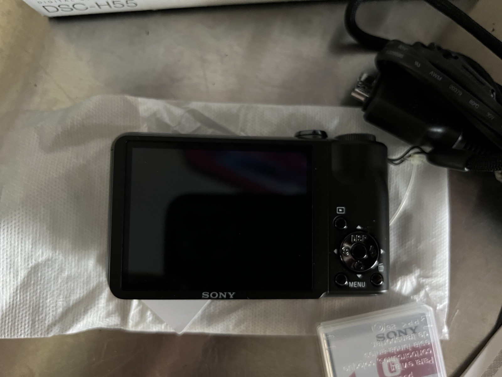 Brand NEW NOS Sony Cyber-shot DSC-H55 14.1MP Digital Camera – Black