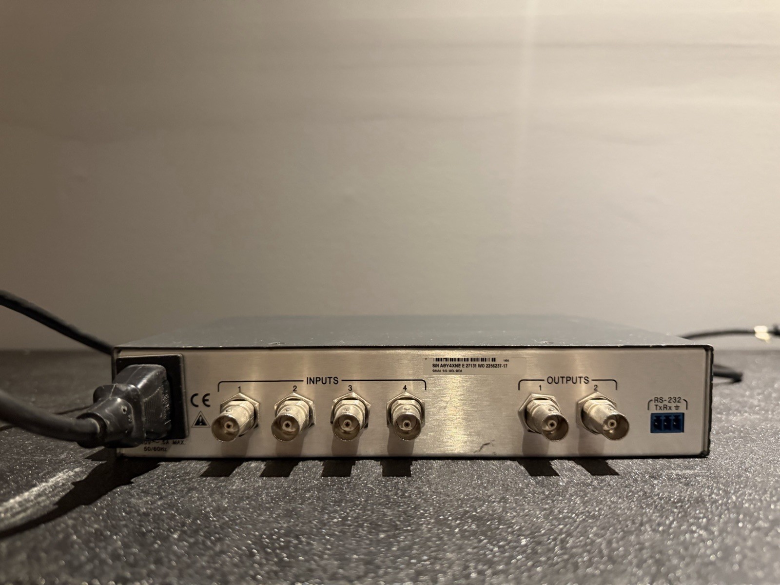 Extron SW4 3G HD-SDI 4×2 Switcher 3G/HD/SD-SDI RS-232 Tabletop