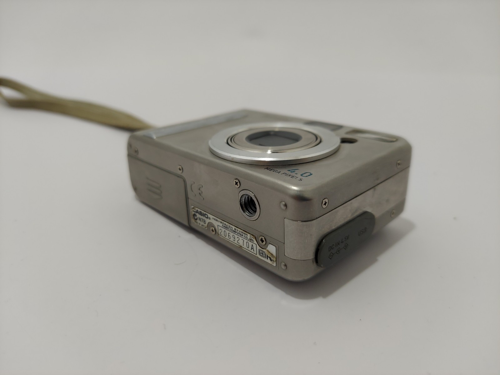 Casio QV QV-R40 4.0 MP Digital Camera – Silver