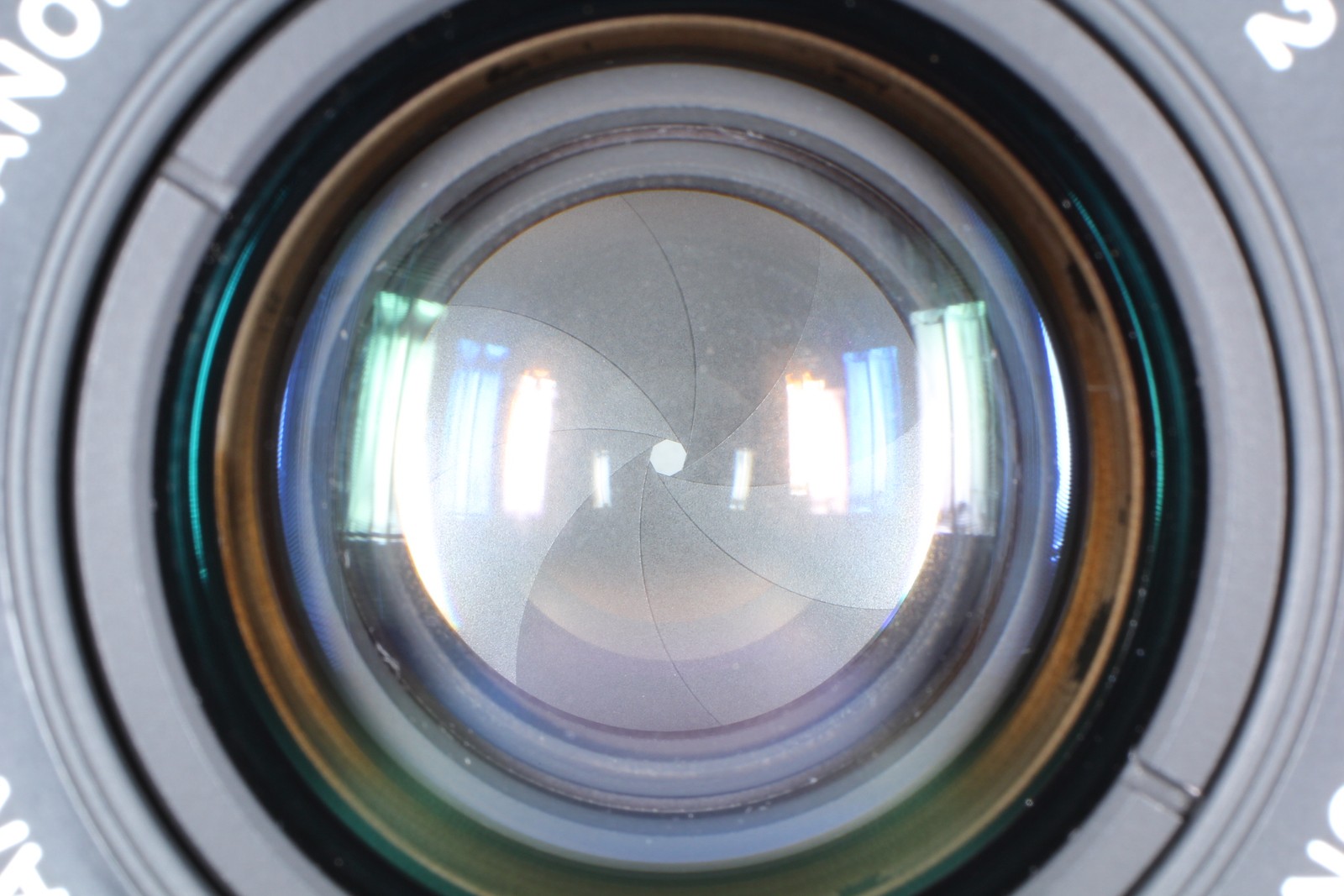 [ Exc+5 ] Canon New FD NFD 35mm f/2 Wide Angle Lens For A-1 AE-1 F-1 From JAPAN
