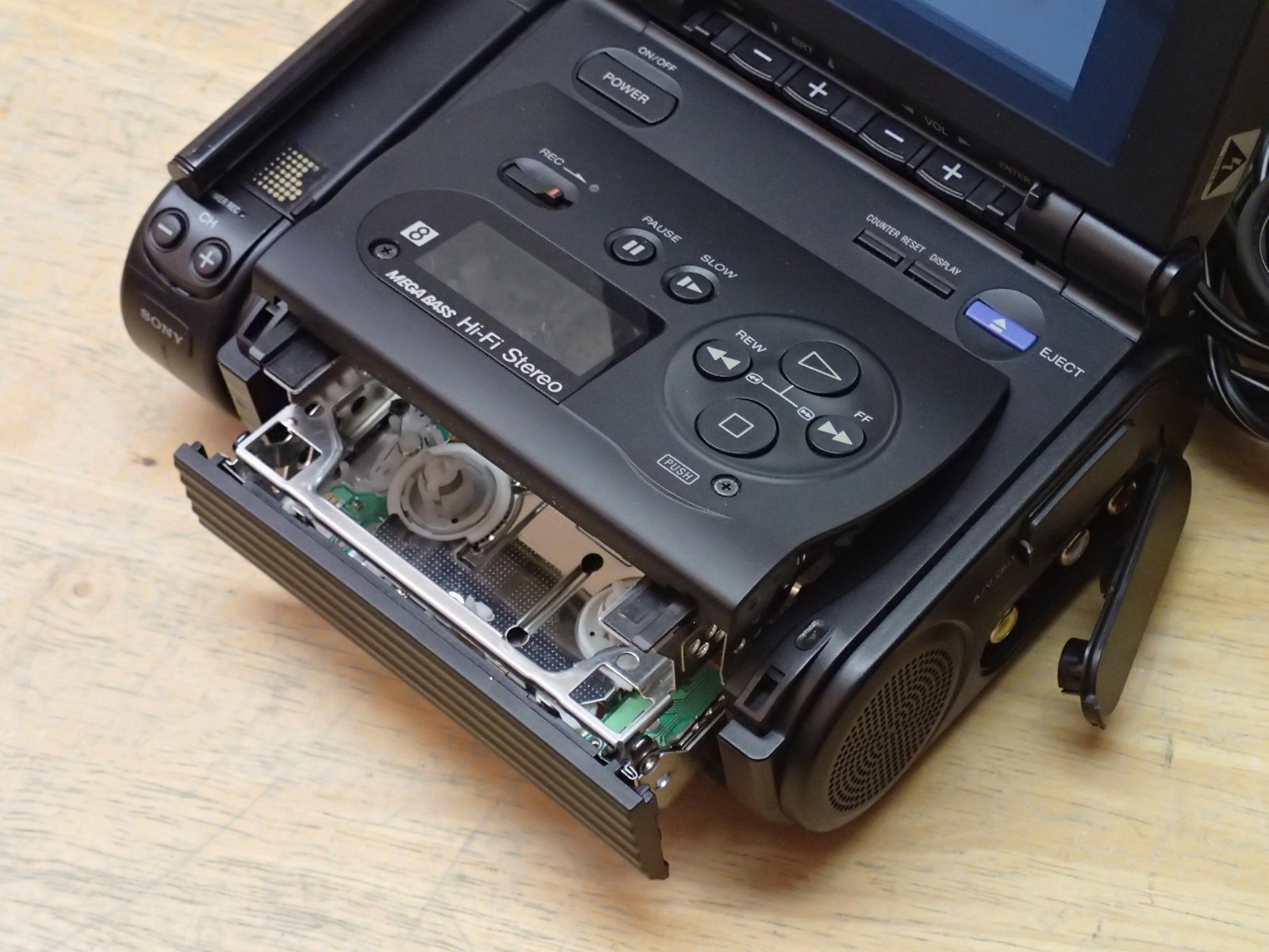 Sony GV-S50 Video 8 Walkman Recorder Monitor Works but Has Issues User Item