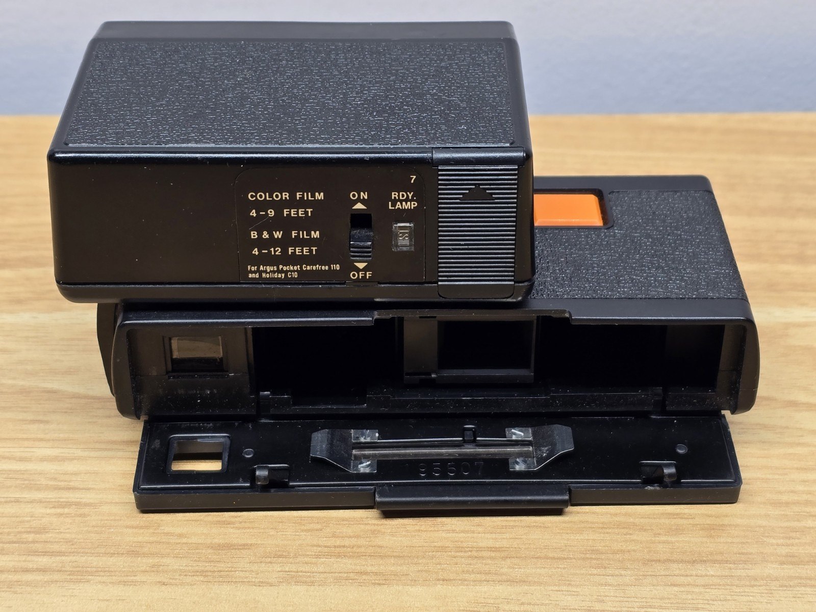 Vintage Argus C10 Film Camera Color Film & RB Argus 1240 Pocket Flash