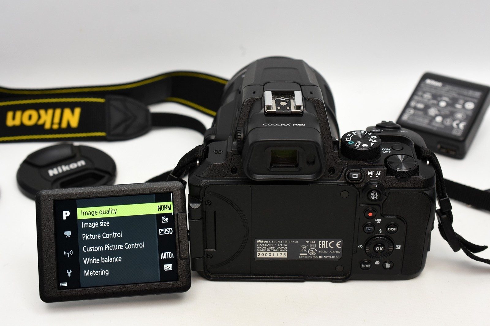 Nikon Coolpix P950 Digital Camera 83x Optical Zoom 16MP 4K Wi-Fi – EXCELLENT