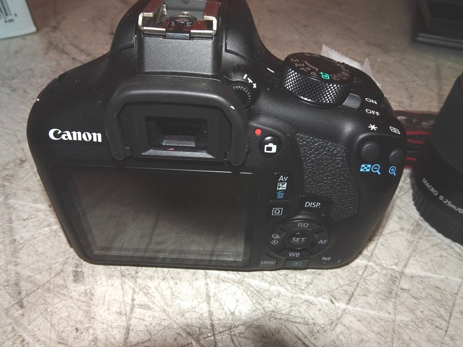 Canon EOS 1300D Rebel T6 DSLR 18MP w/ EF-S 18-55mm III Lens NO Battery