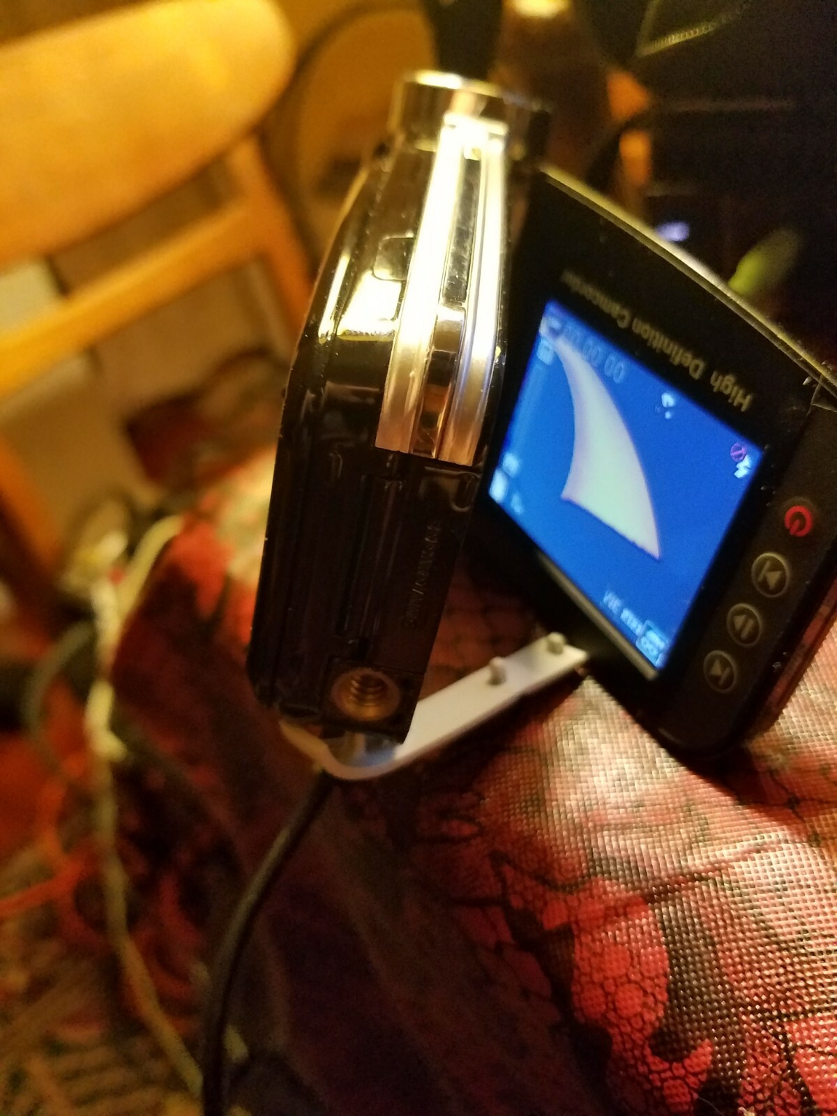 AIPTEK HD High Definition Handheld Camcorder w/ Plug Wires & Bag Needs Battery