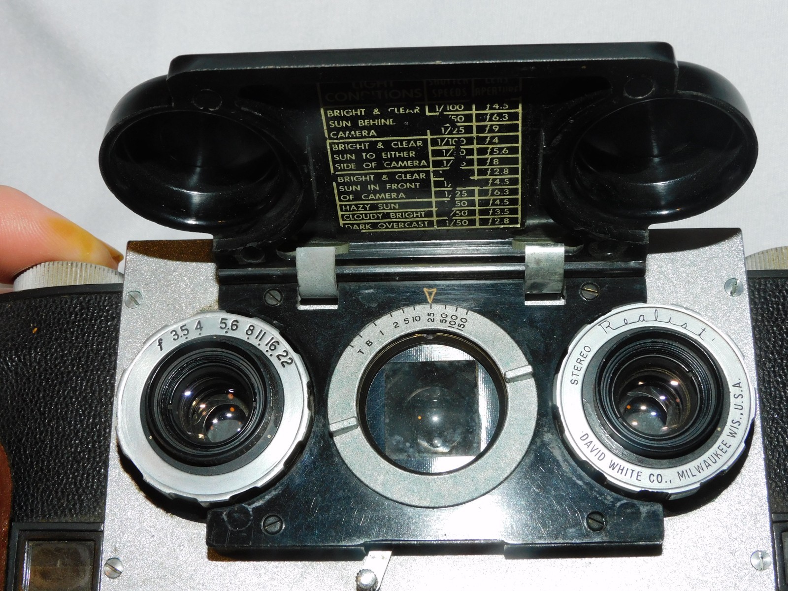 Stereo Realist f/2.8 35mm 3D Camera Clean Glass, Good Mechanics W/ Leather Case