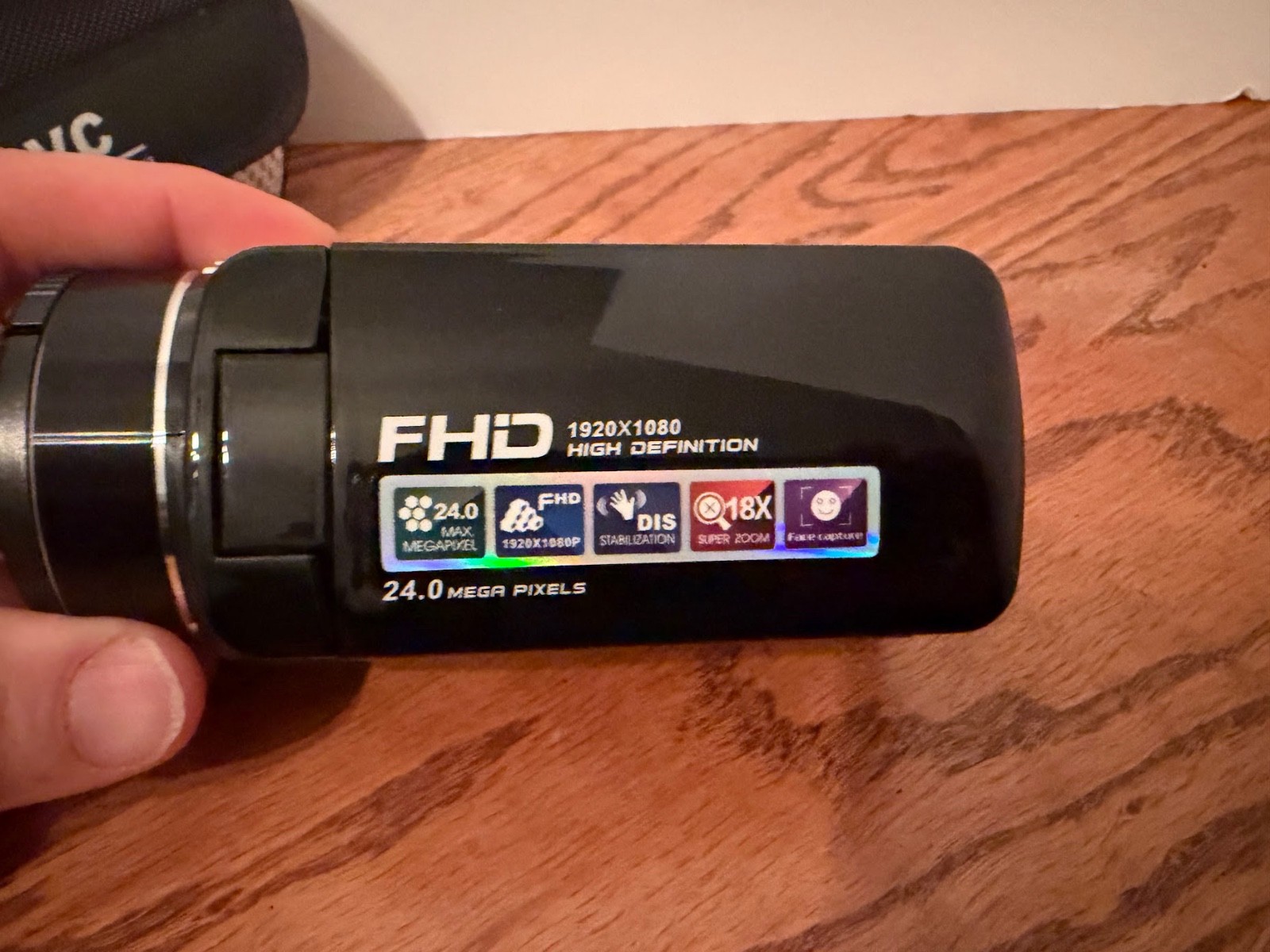 DVC FHD 1080p Digital Video Camera 24.0MP 18x Zoom Camcorder with Case & Battery