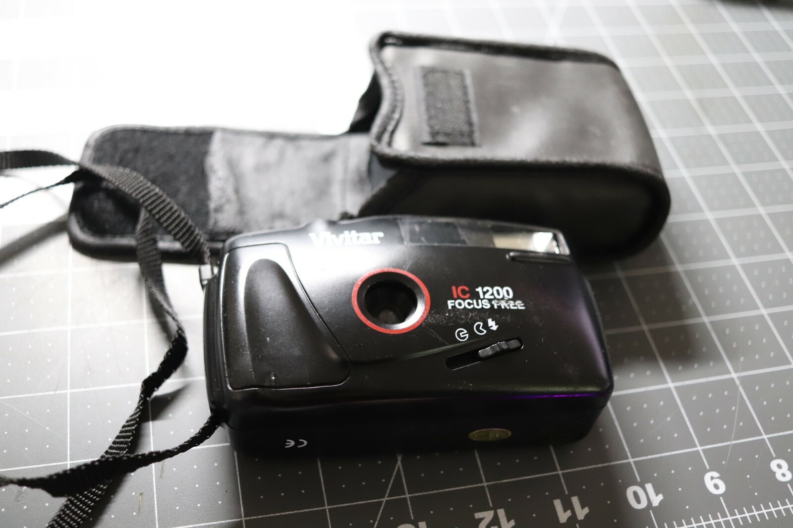 Vintage Vivitar IC1200 Camera Focus Free 35mm Fix Focus Built in Flash