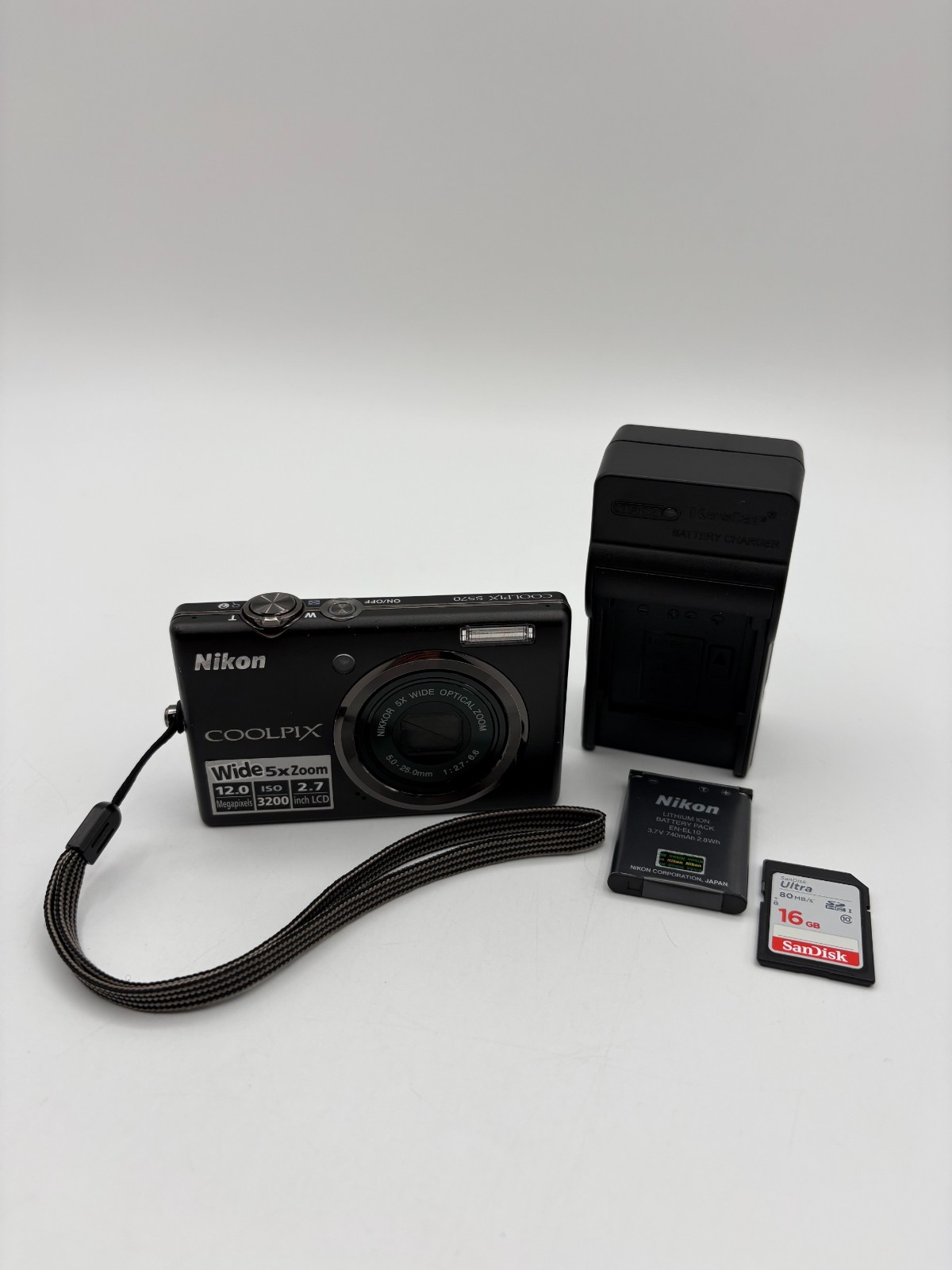 Nikon Coolpix S570 12.0MP Digital Camera Black w/5x Zoom Bundle