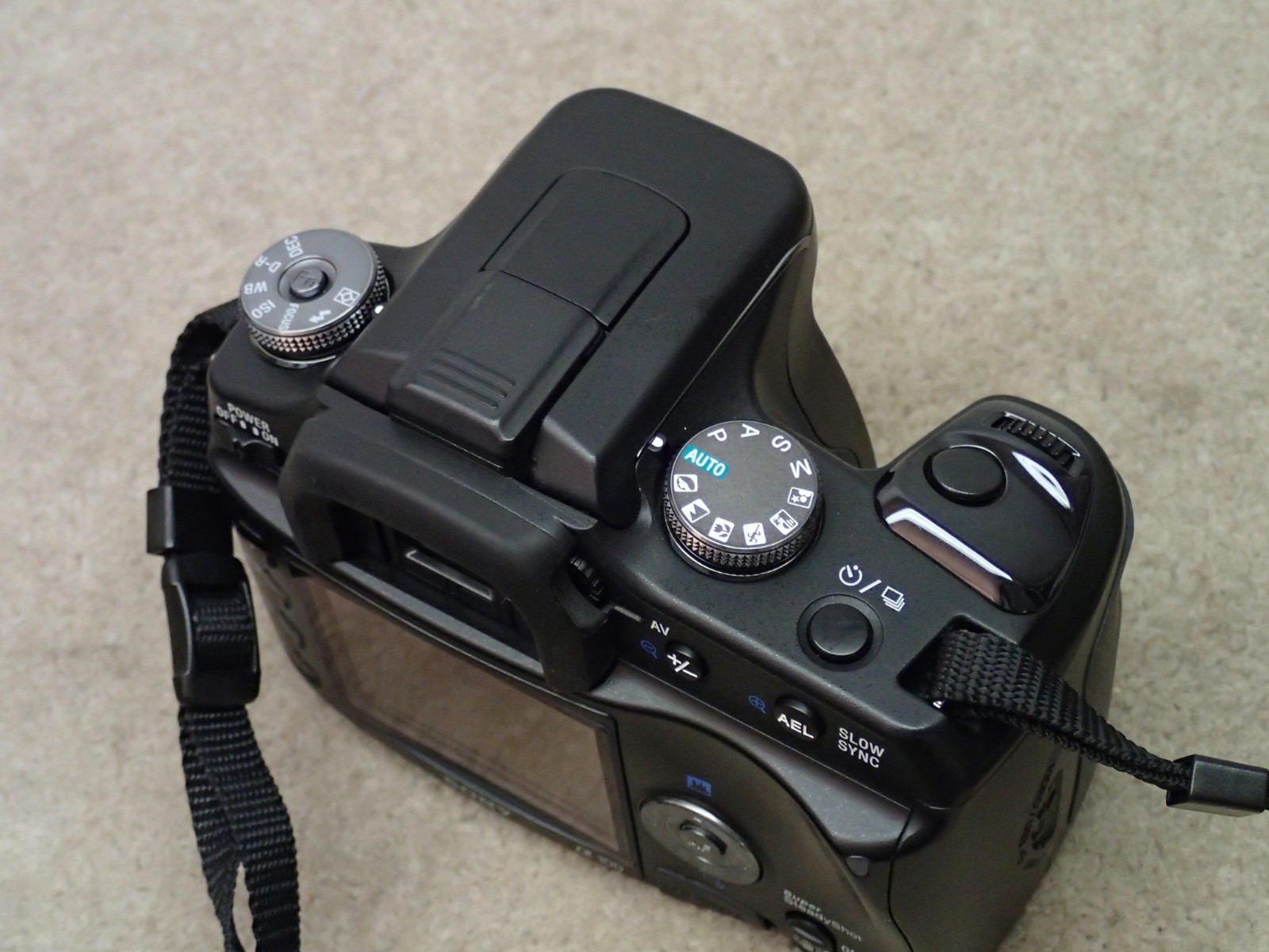 Sony DSLR A100 Digital Camera with Sony 75-300 Zoom Lens 4GB