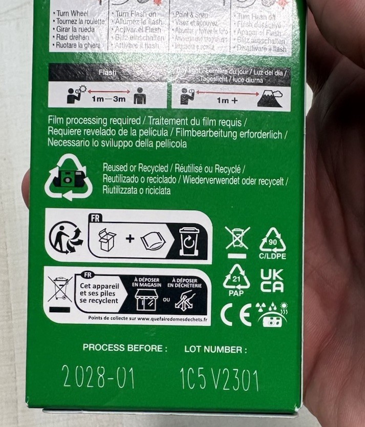 Fujifilm QuickSnap Disposable Camera 27 Exposure Exp 01/2028 NIB