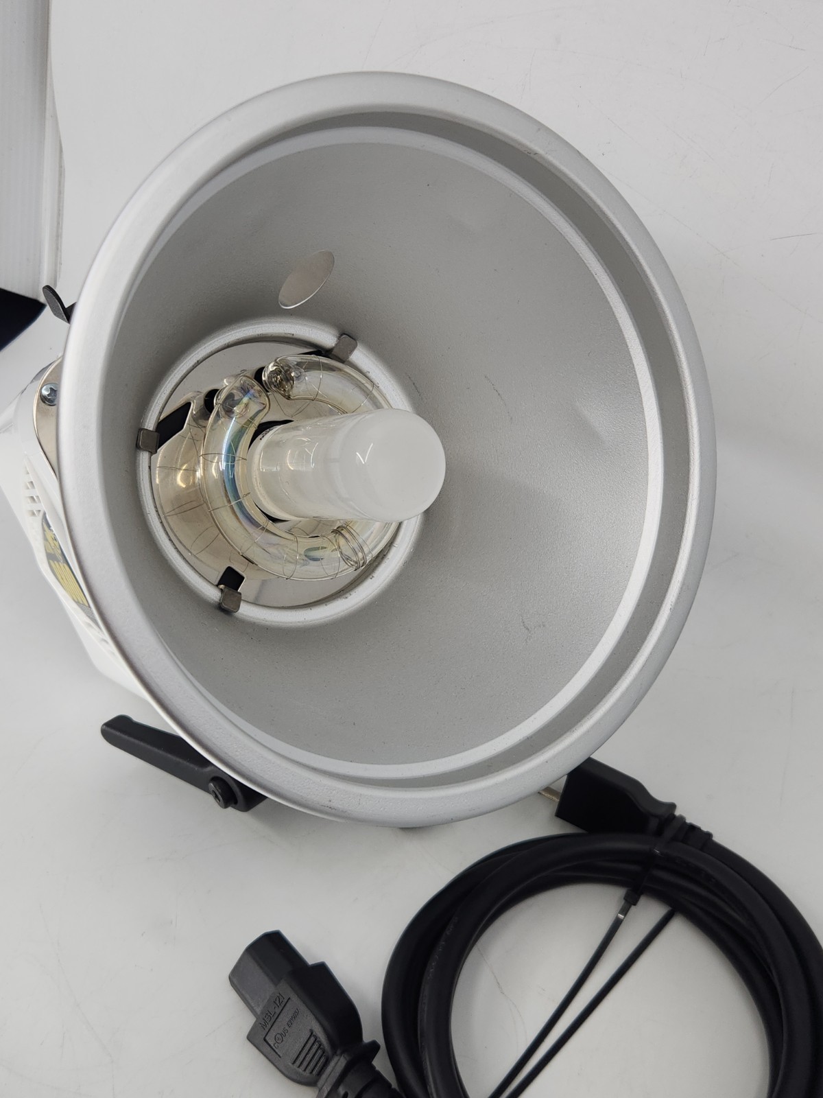 Paul C Buff AlienBees B800 320WS Monolight Flash Head White Studio Strobe Tested