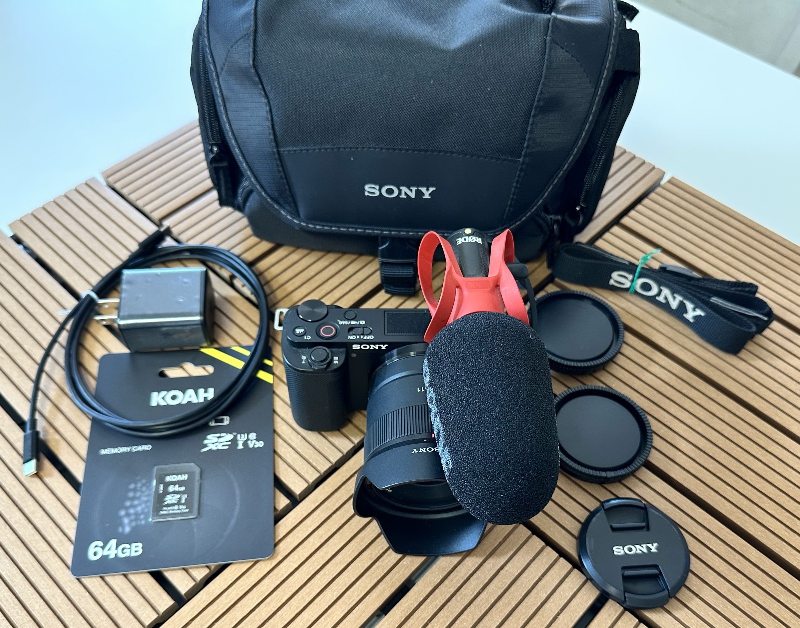 Sony Alpha ZV-E10 Mirrorless with Sony E11 F1.8 Wide Lens & Rode VideoMic GO II