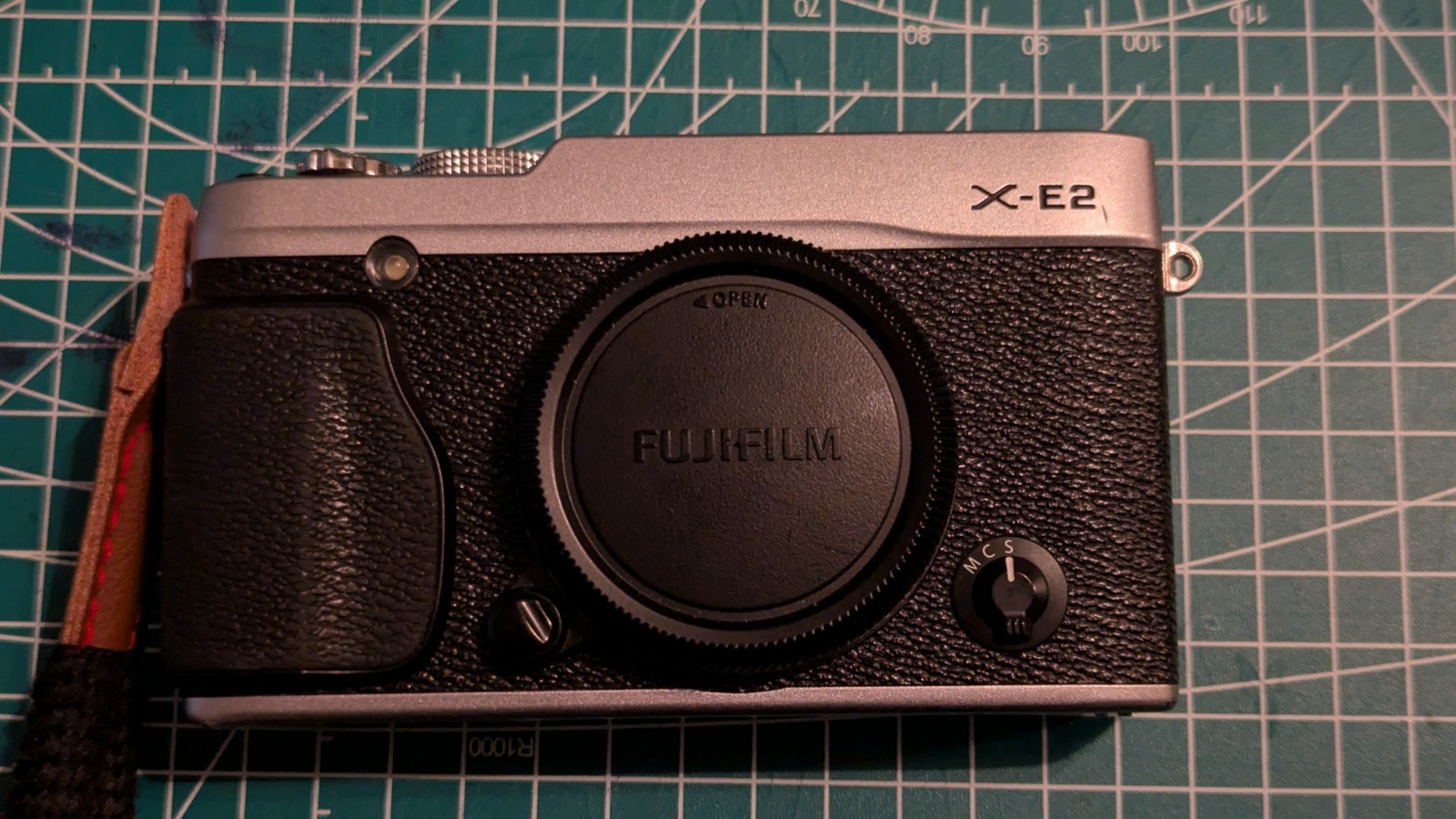 Fujifilm X Series X-E2 16.3MP Digital Camera – Silver (Body Only)