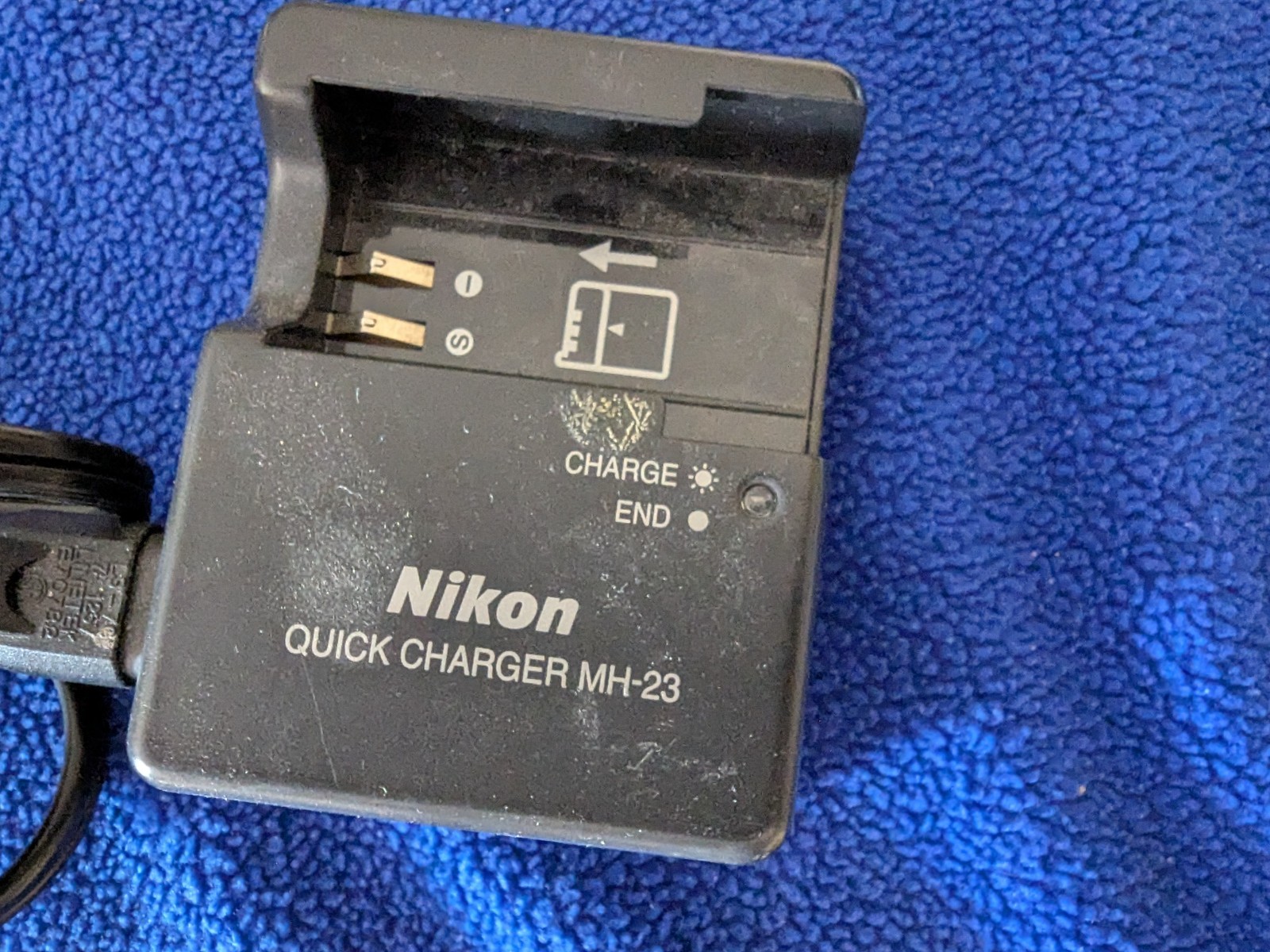 Genuine Nikon MH-24 Quick Battery Charger for Nikon EN-EL14 EN-EL14A Battery