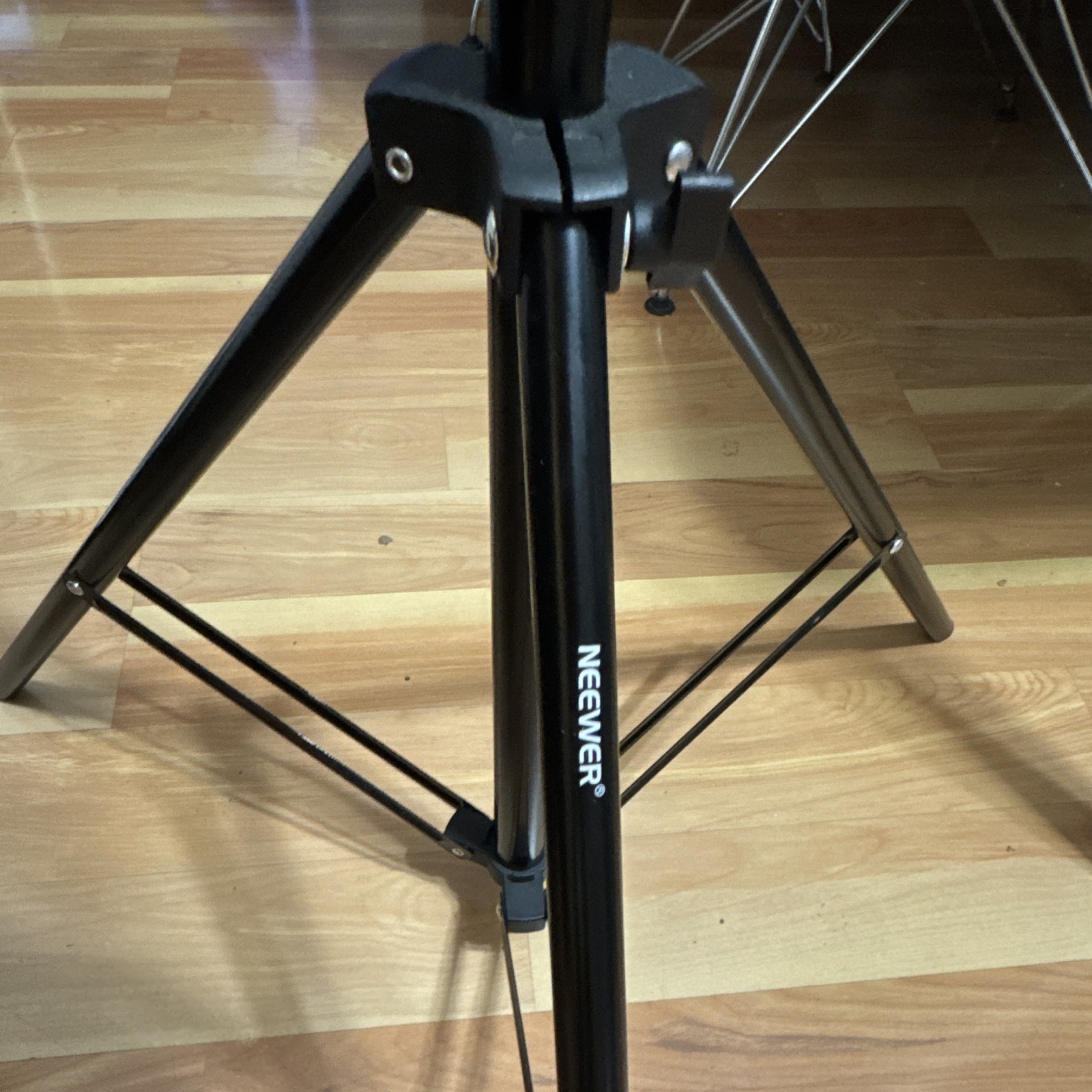 Neewer Telescoping Boom Stand 6-8.9ft Max Extension 1/4″ Screw Top