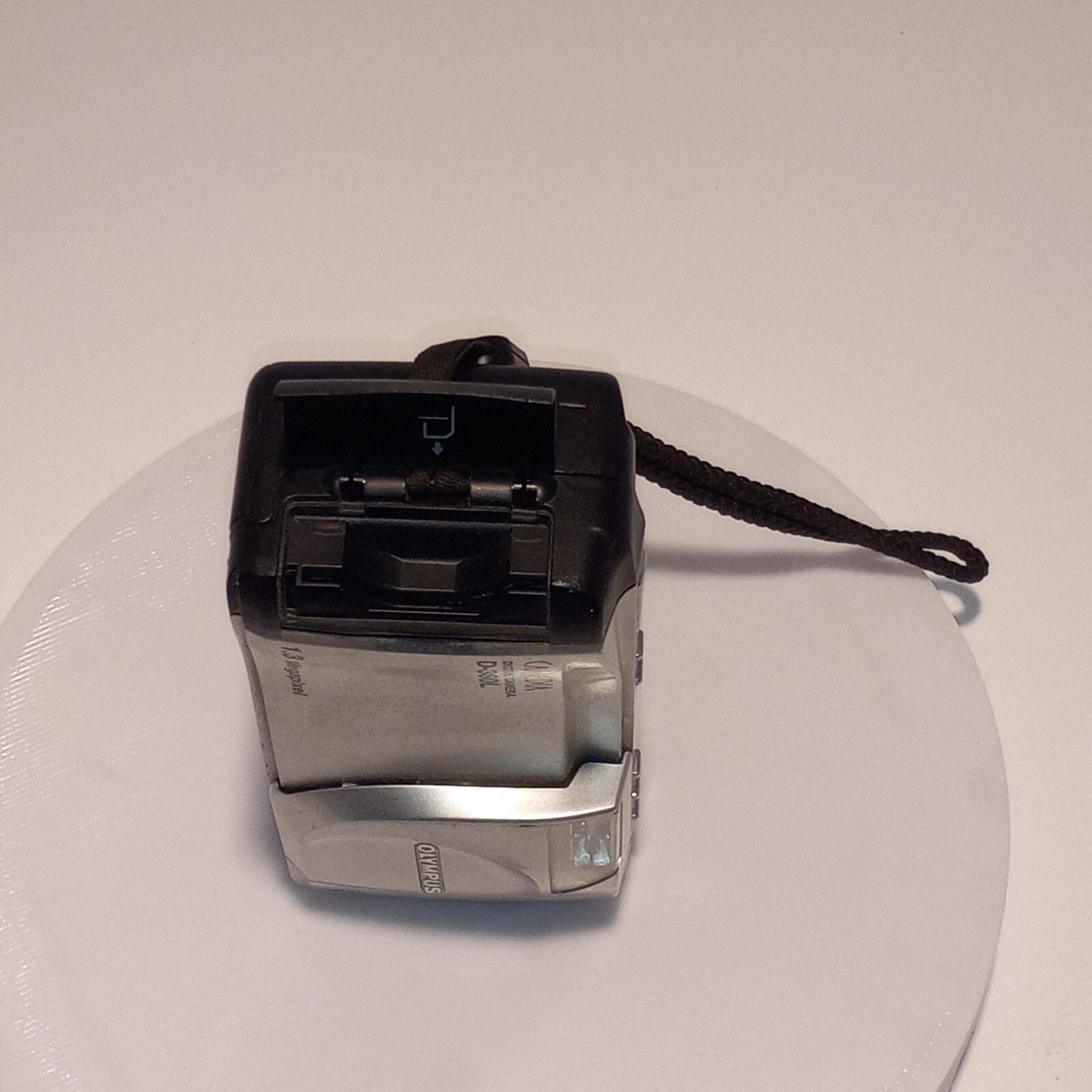 Olympus Camera D-360L 1.3 Megapixel Digital Camera For PARTS ONLY No Returns