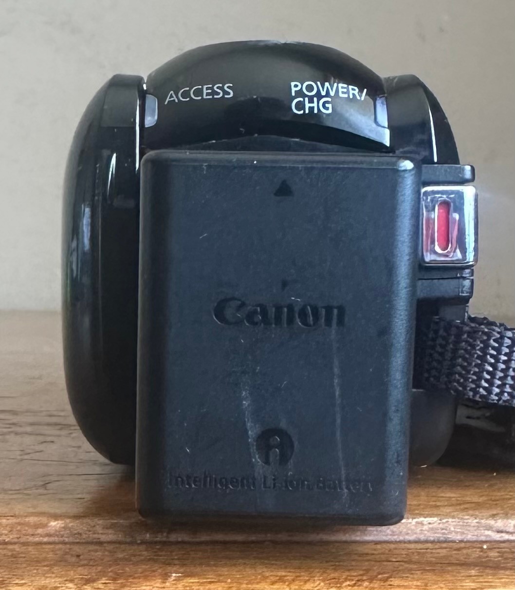 Canon Vixia HF R62 Full HD 3.2MP CMOS 32x Optical Zoom Video Handycam Camcorder