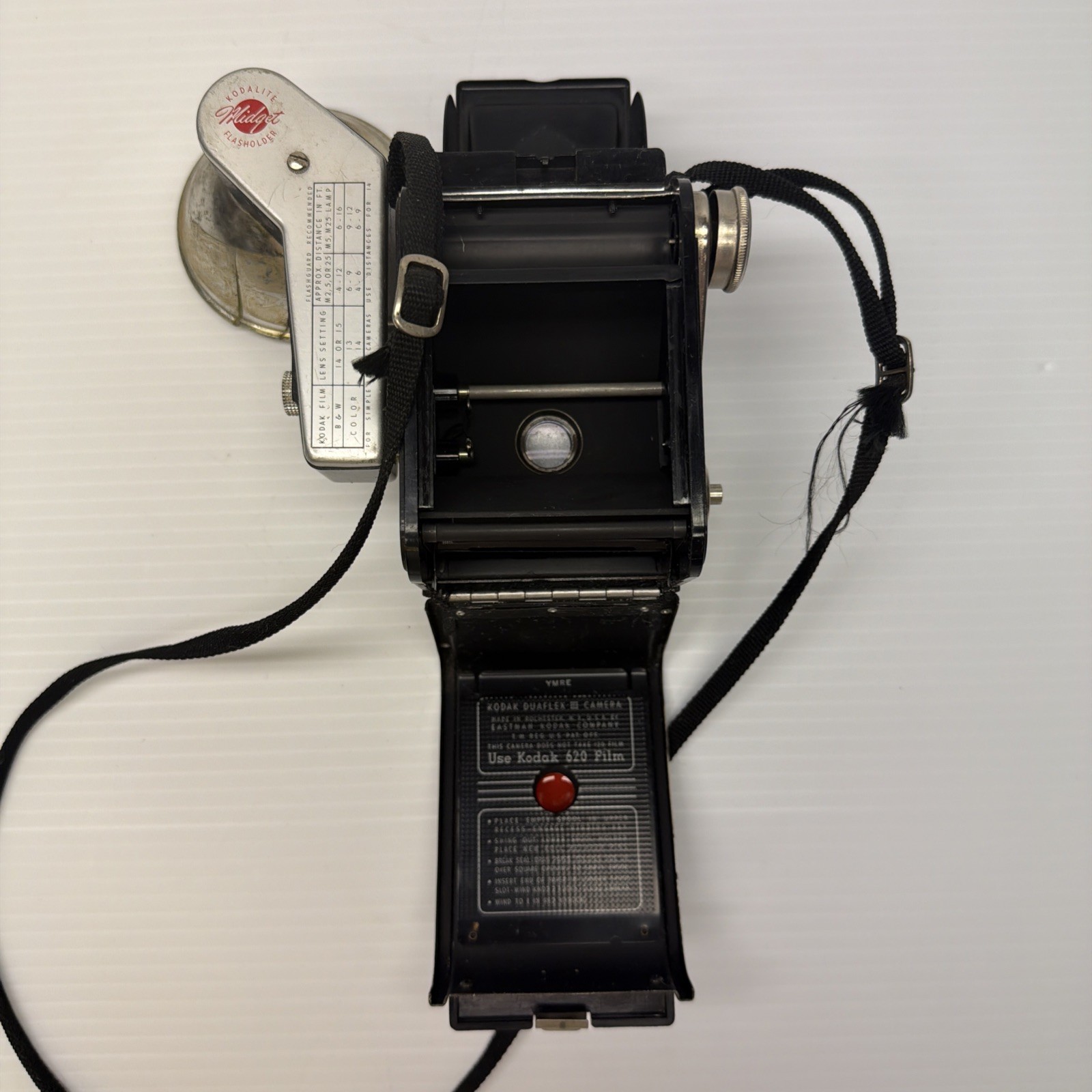 VINTAGE 1950s KODAK DUAFLEX III CAMERA w/ FLASH & BULB Untested Shutter Works