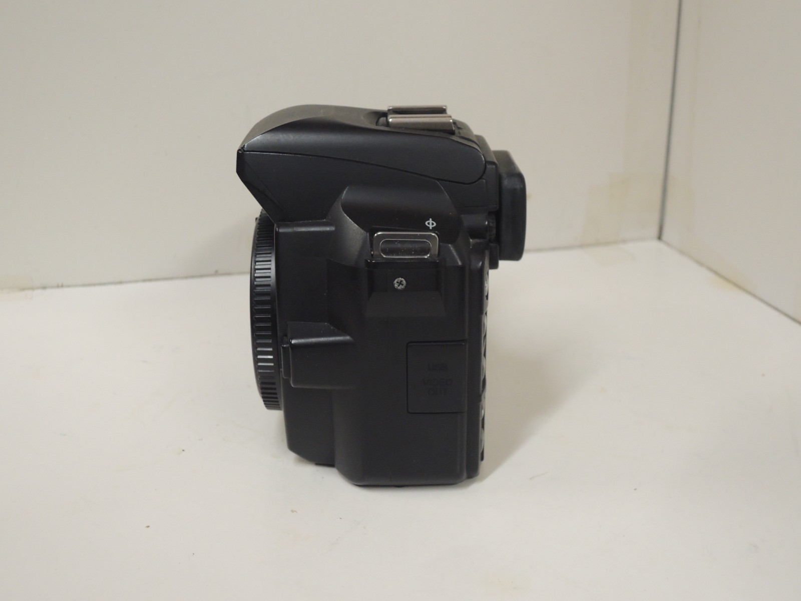 Olympus EVOLT E-500 8.0MP Digital SLR Camera – Black (Kit w/ 14-45mm Lens)