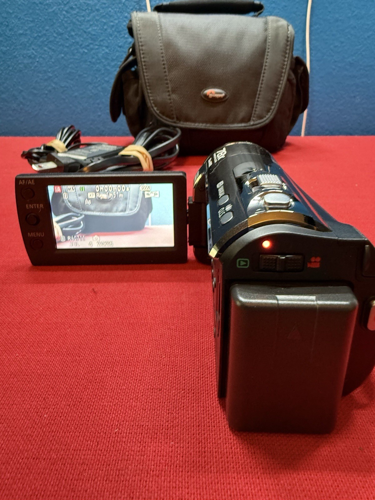 Panasonic Camcorder SDR-T55 8GB Built-in Memory 78x Zoom TESTED